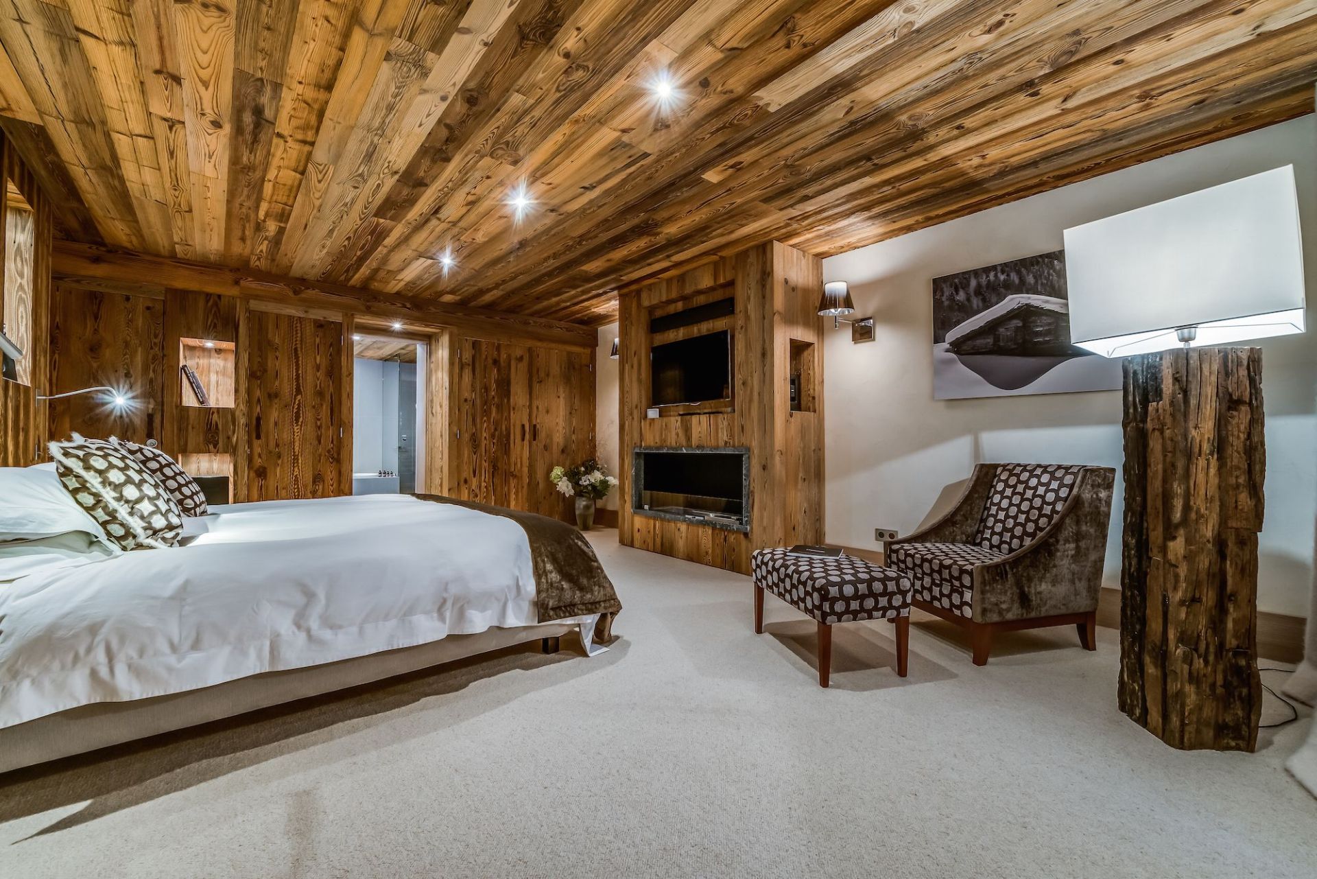 luxury chalet 7 Rooms for seasonal rent on MERIBEL LES ALLUES (73550)