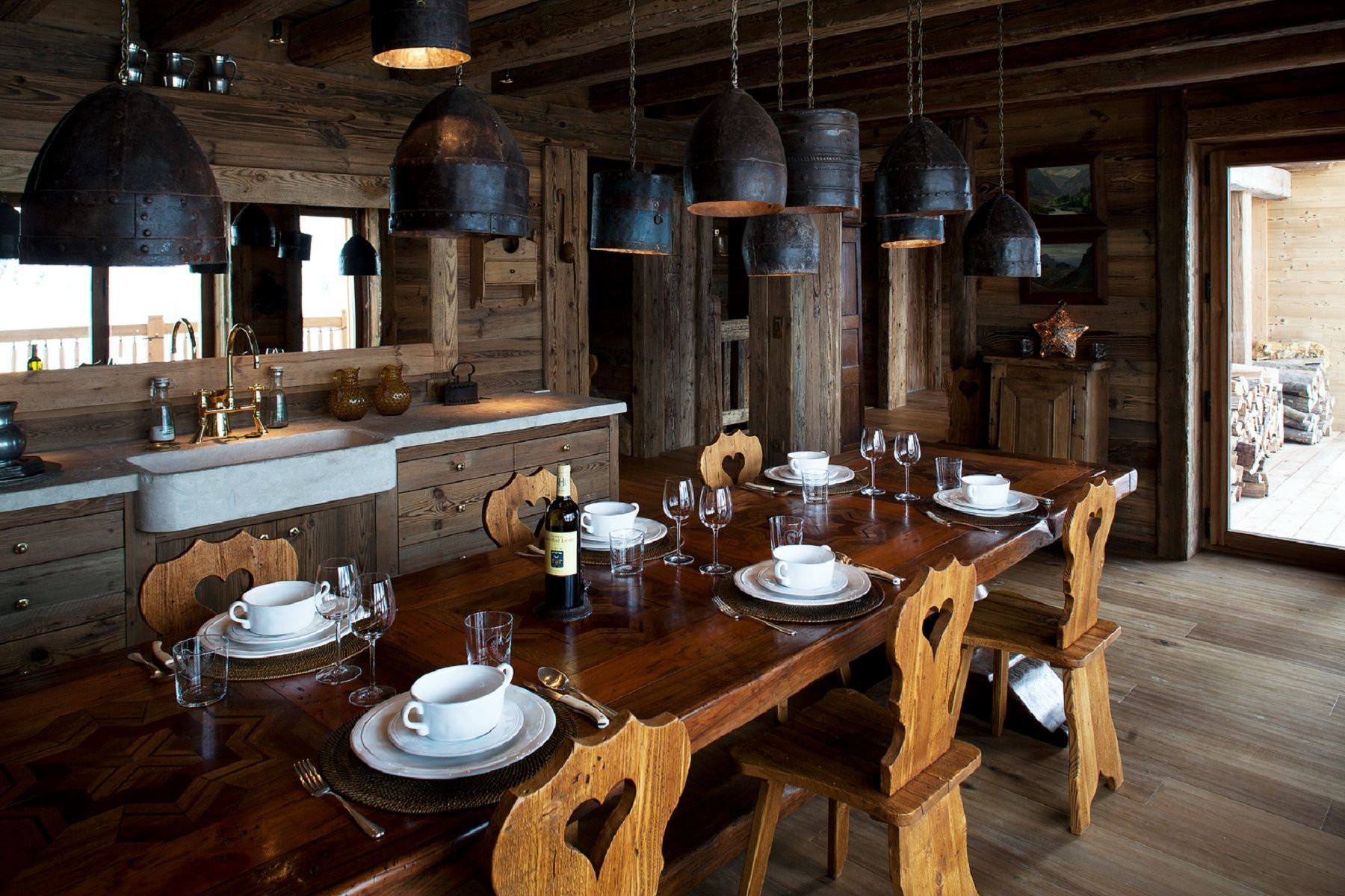 luxury chalet 10 Rooms for seasonal rent on MERIBEL LES ALLUES (73550)