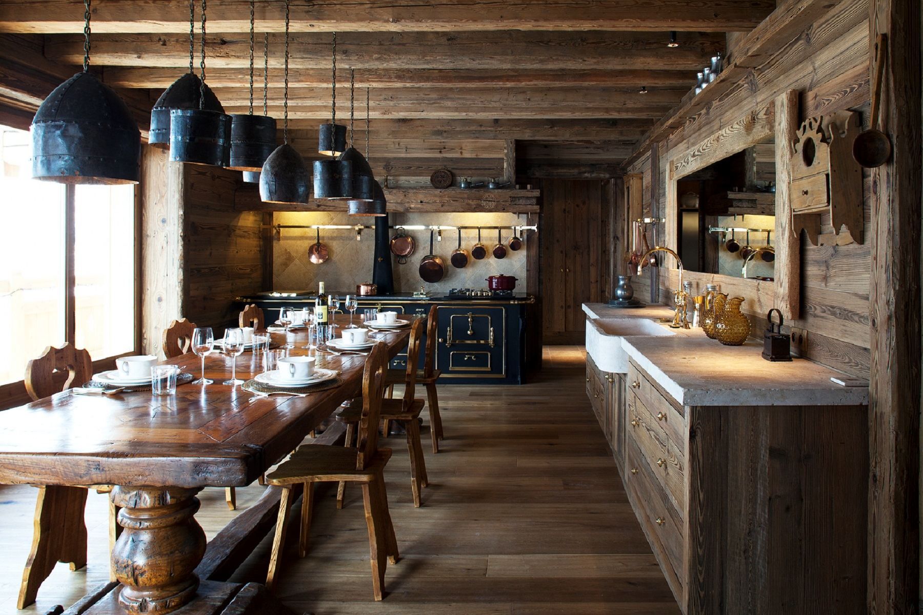 luxury chalet 10 Rooms for seasonal rent on MERIBEL LES ALLUES (73550)