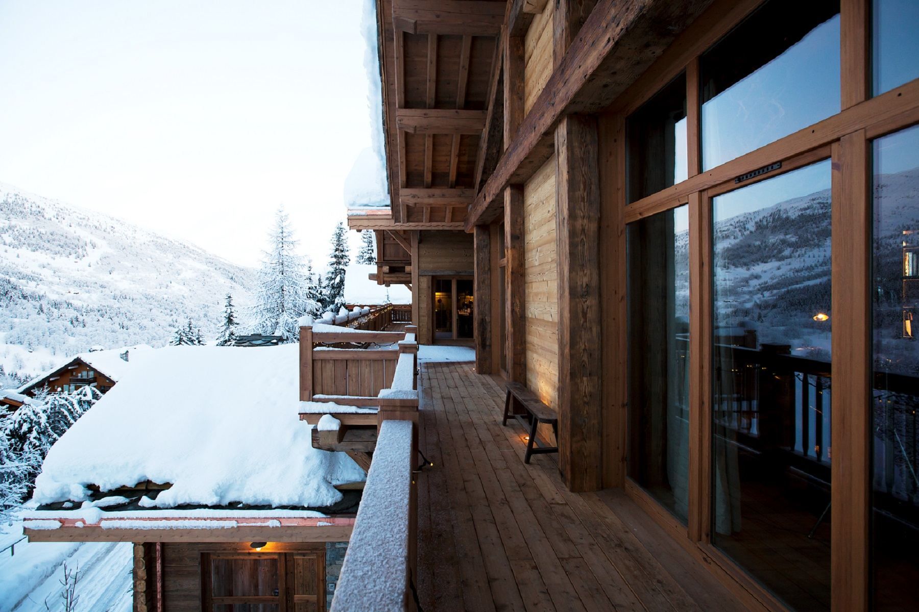 luxury chalet 10 Rooms for seasonal rent on MERIBEL LES ALLUES (73550)
