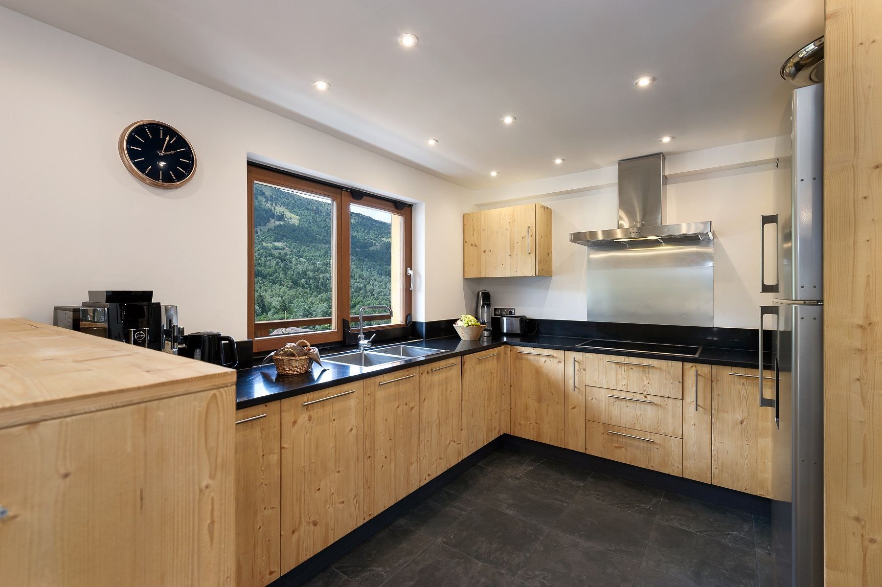 chalet de luxe 10 Pièces en location saisonnière sur MERIBEL LES ALLUES (73550)