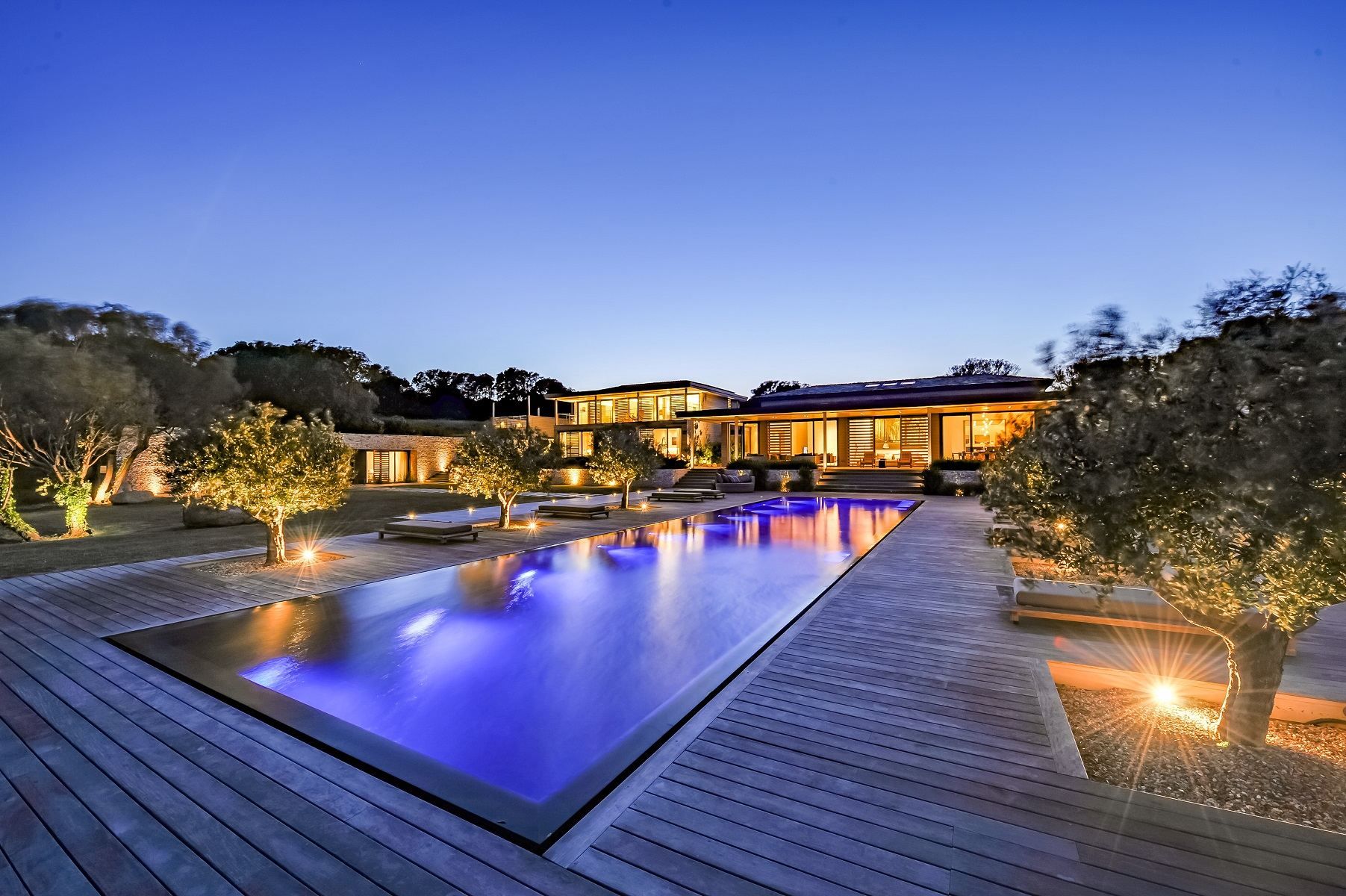 Rental Luxury property Bonifacio (20169) 860 m²