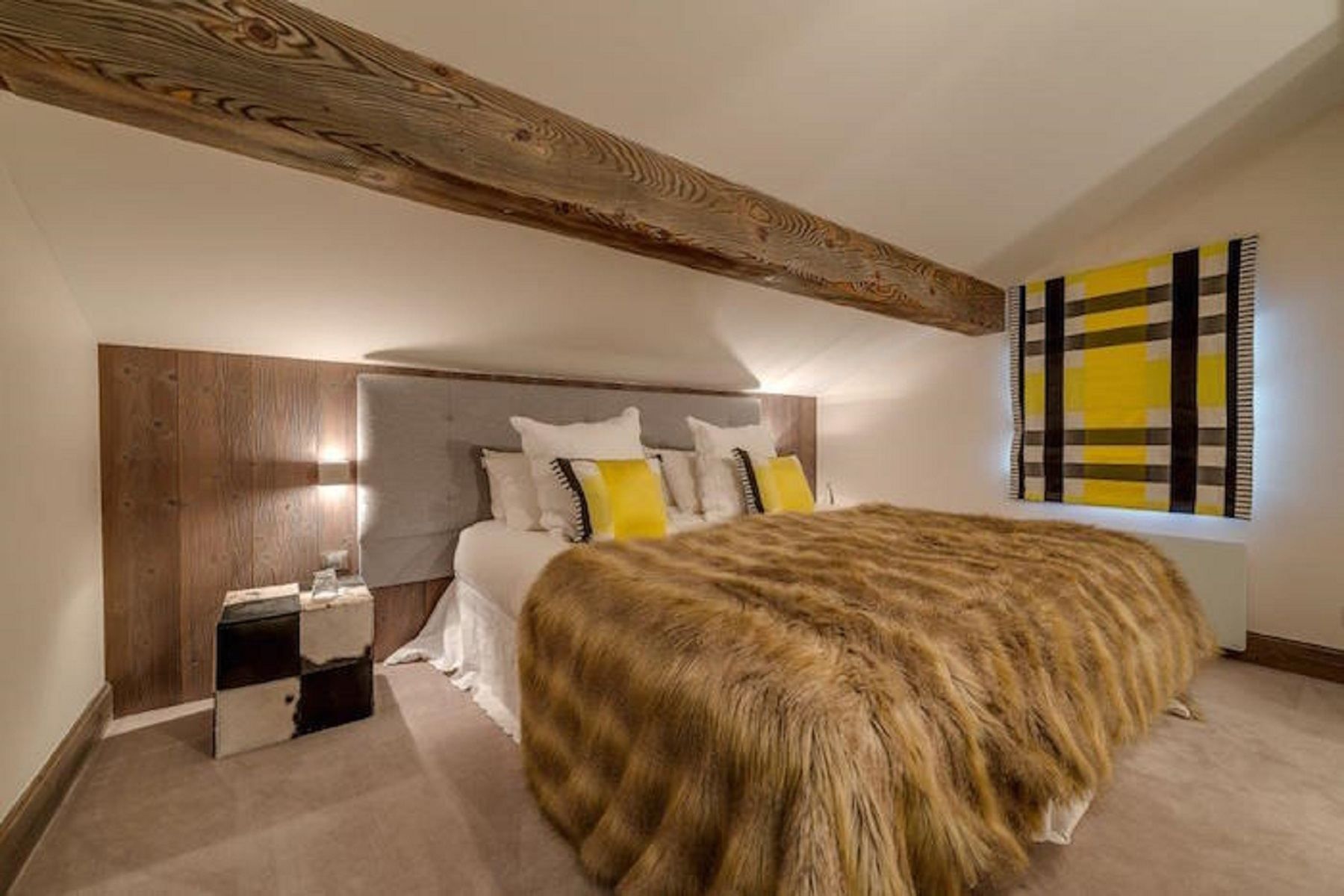 luxury chalet 7 Rooms for seasonal rent on MERIBEL LES ALLUES (73550)