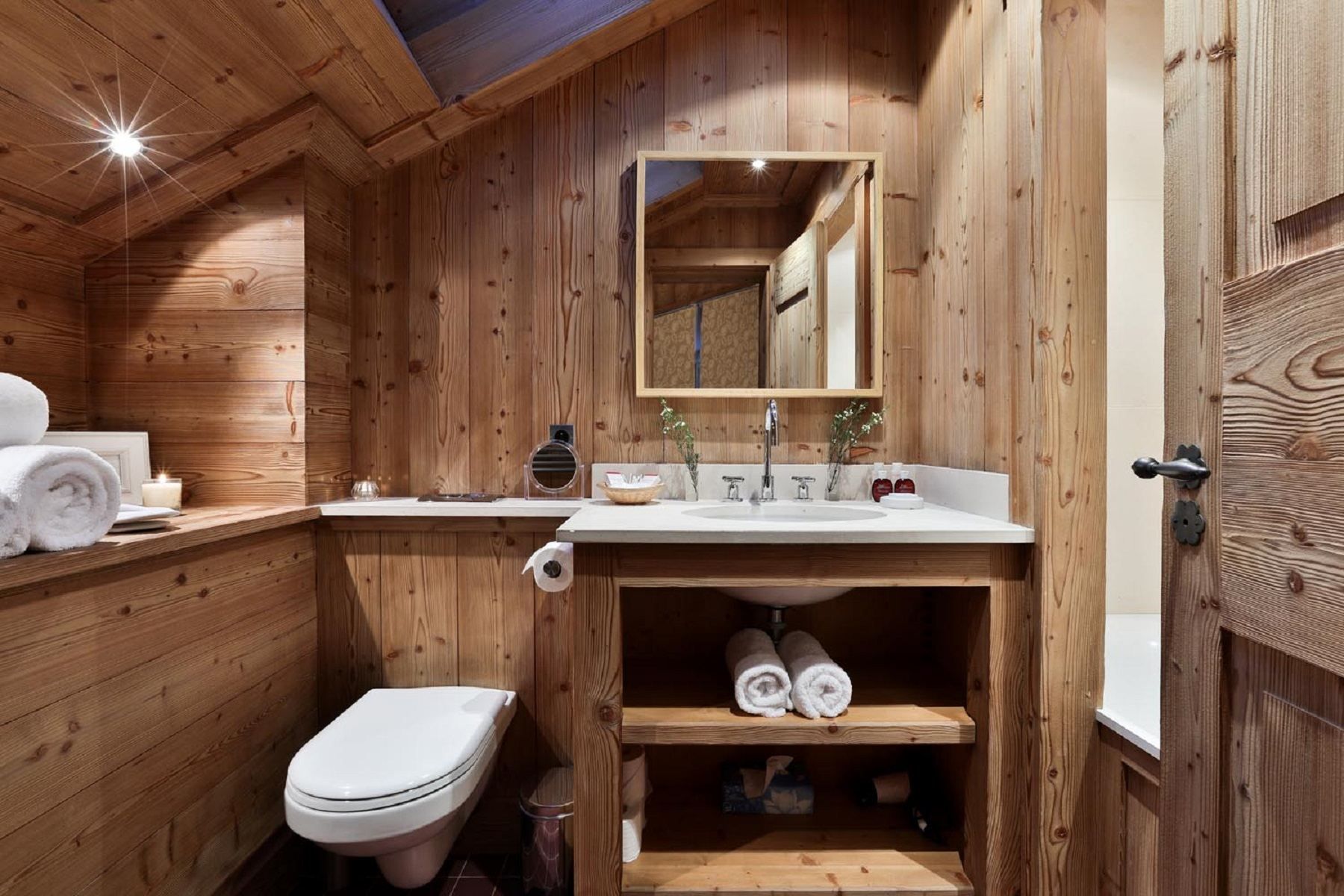 luxury chalet 6 Rooms for seasonal rent on MERIBEL LES ALLUES (73550)