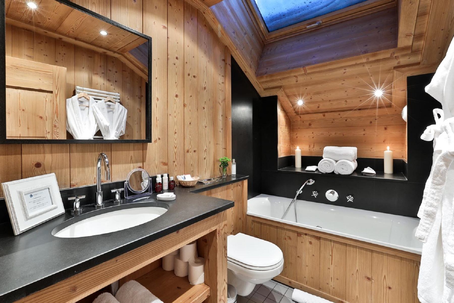 luxury chalet 6 Rooms for seasonal rent on MERIBEL LES ALLUES (73550)