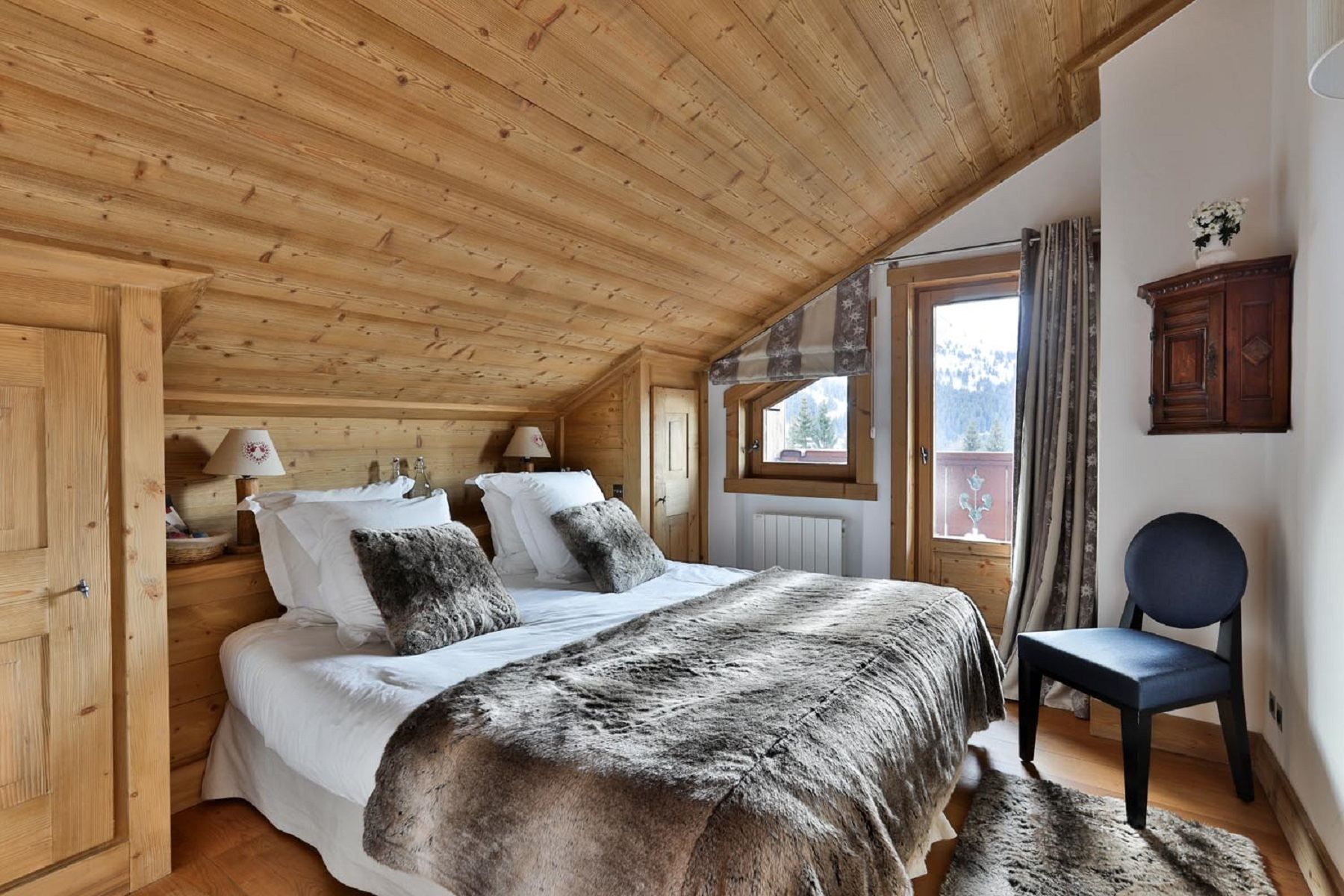 luxury chalet 6 Rooms for seasonal rent on MERIBEL LES ALLUES (73550)