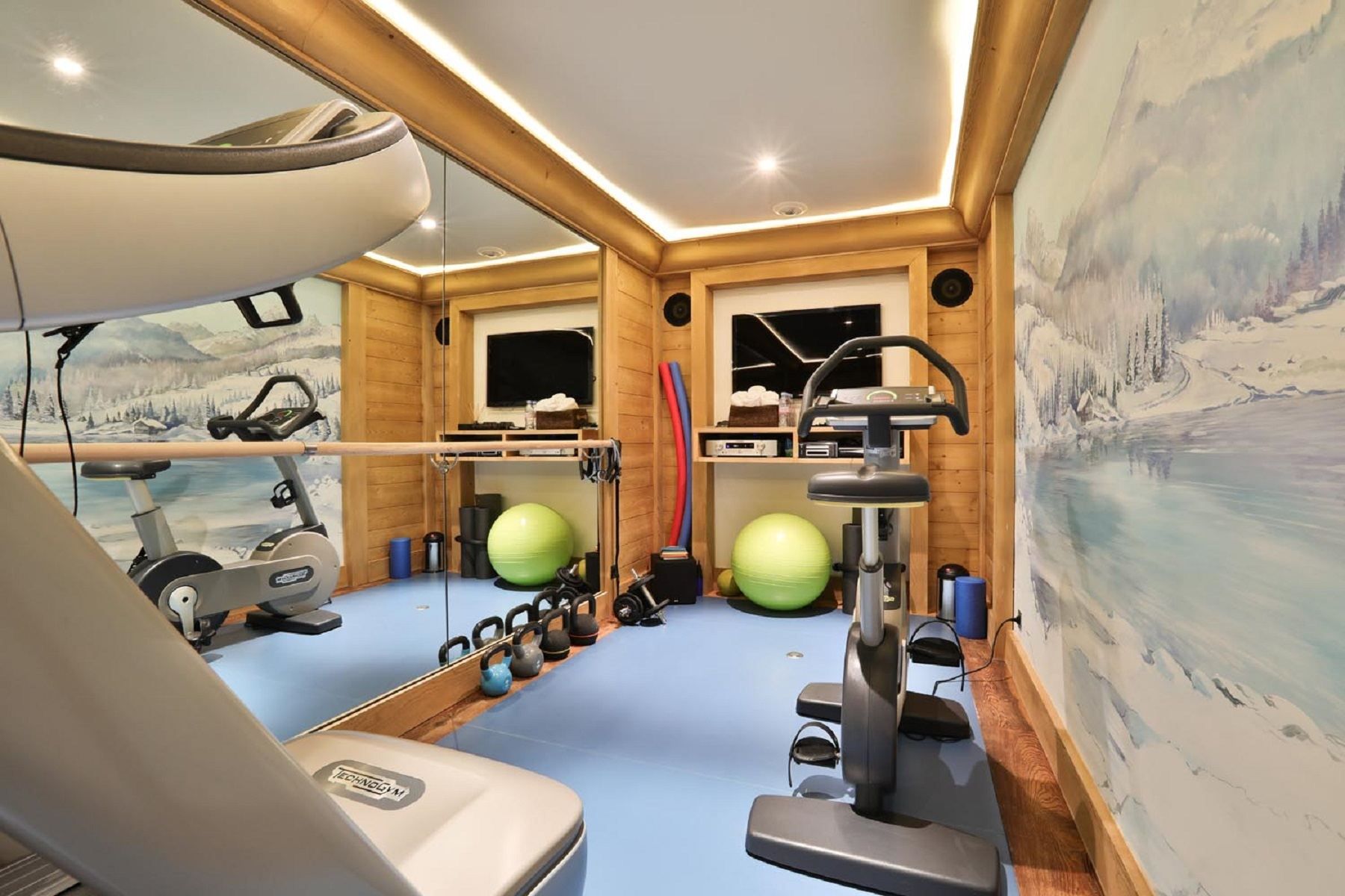 luxury chalet 6 Rooms for seasonal rent on MERIBEL LES ALLUES (73550)