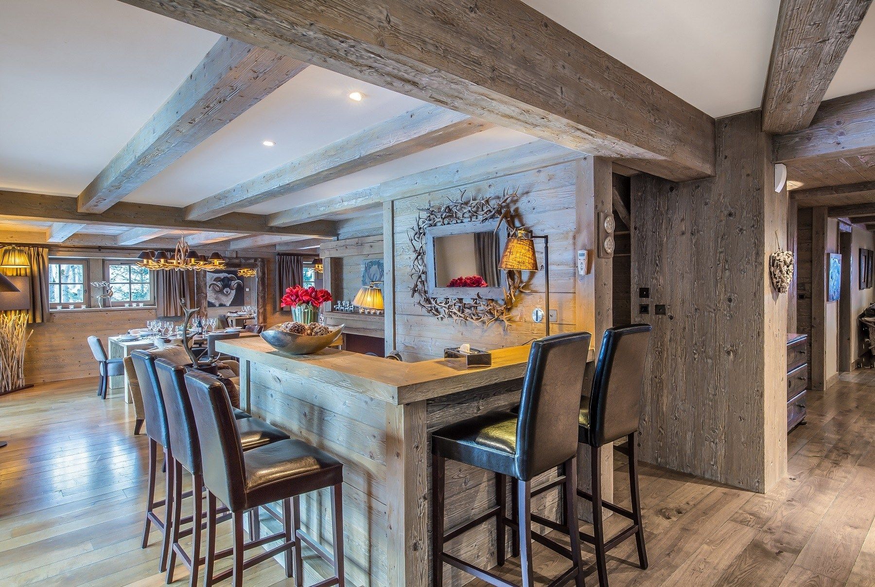 chalet de luxe 10 Pièces en location saisonnière sur MERIBEL LES ALLUES (73550)
