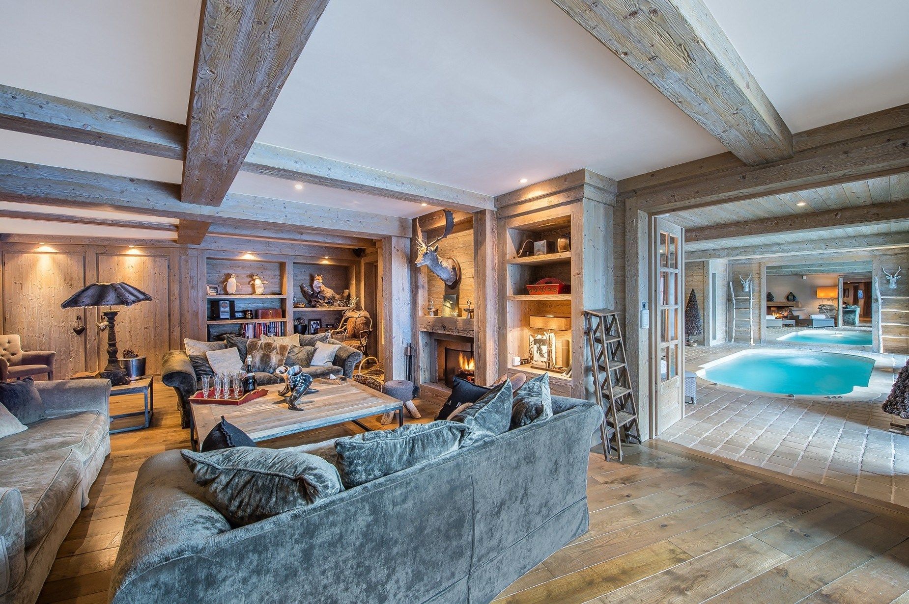 chalet de luxe 10 Pièces en location saisonnière sur MERIBEL LES ALLUES (73550)