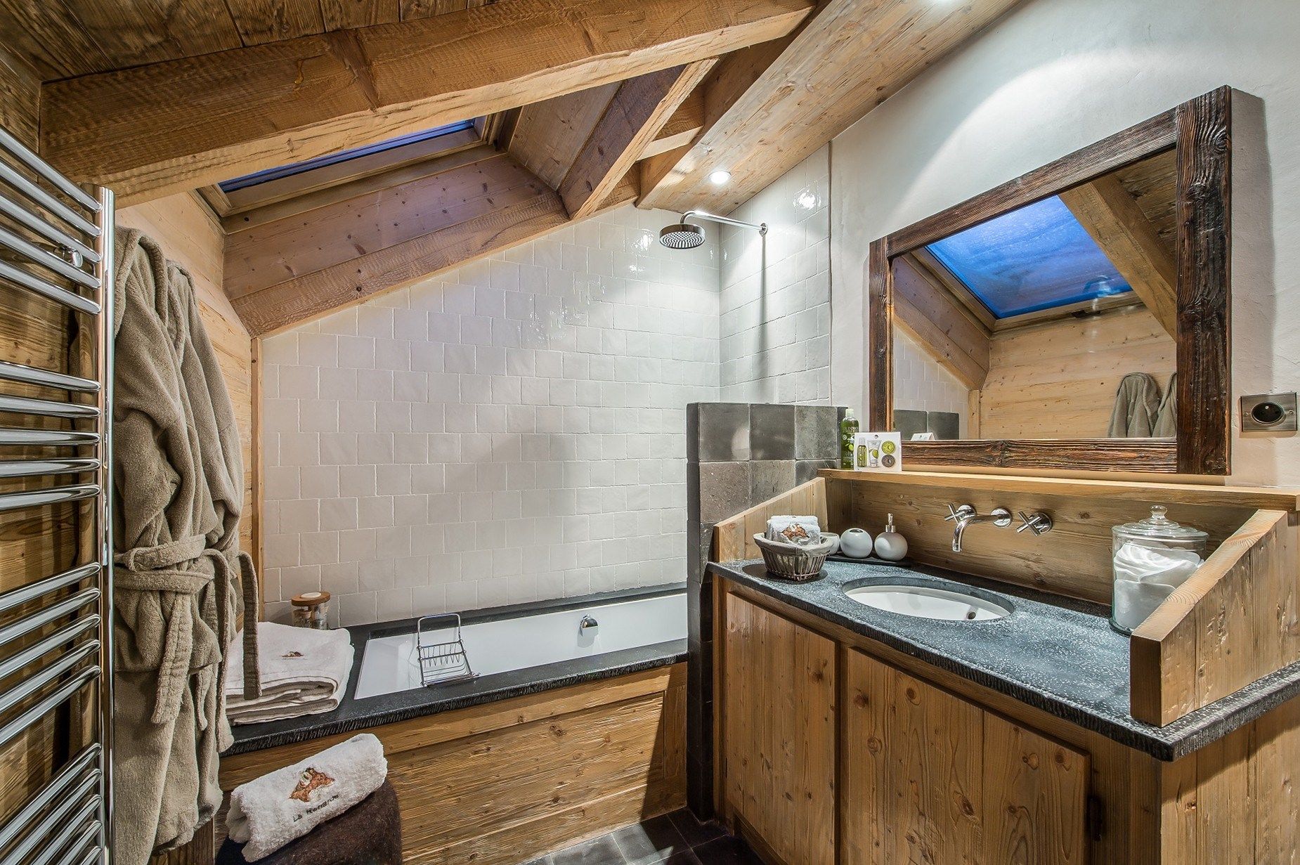 chalet de luxe 10 Pièces en location saisonnière sur MERIBEL LES ALLUES (73550)