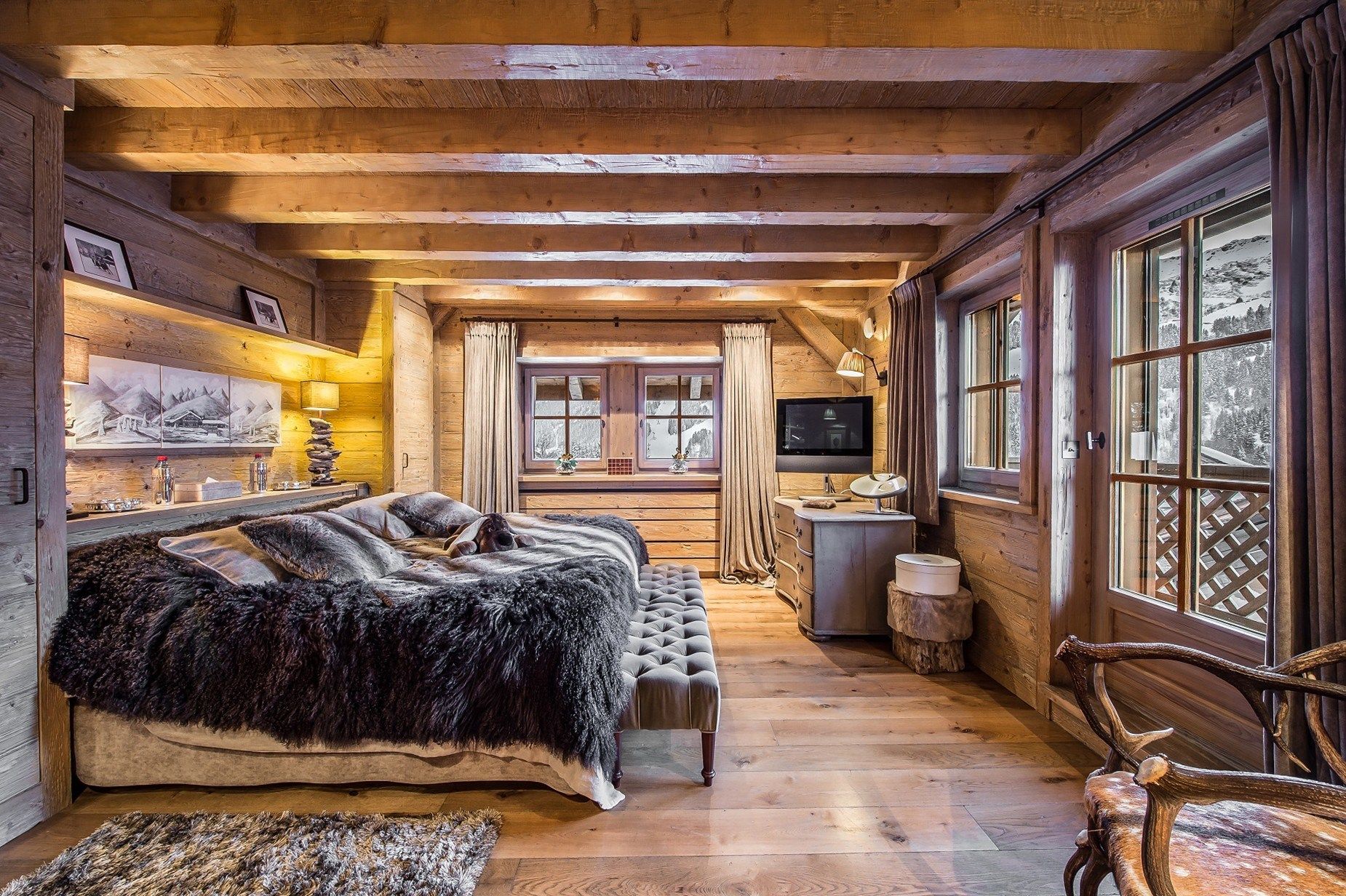 chalet de luxe 10 Pièces en location saisonnière sur MERIBEL LES ALLUES (73550)