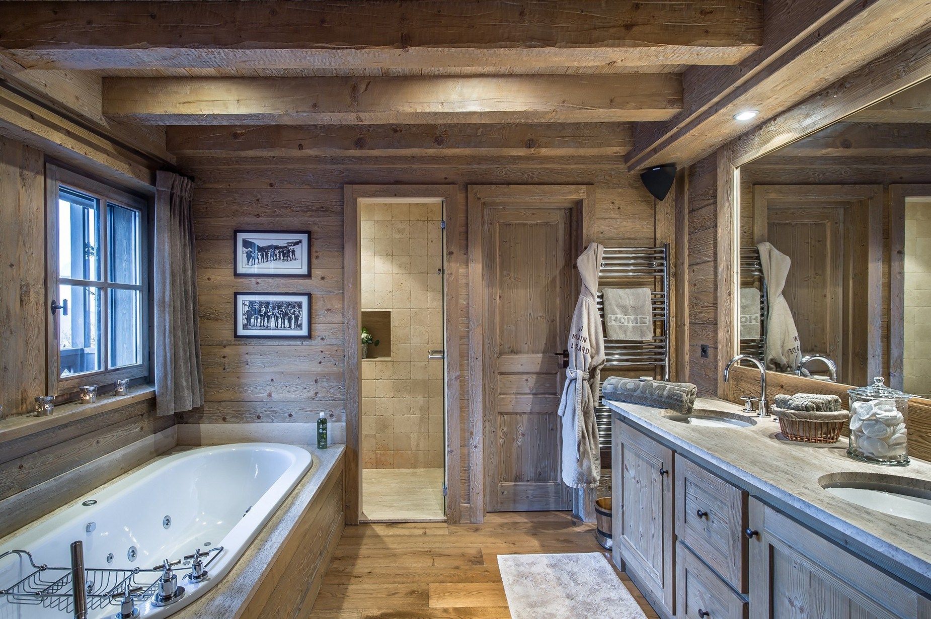 chalet de luxe 10 Pièces en location saisonnière sur MERIBEL LES ALLUES (73550)