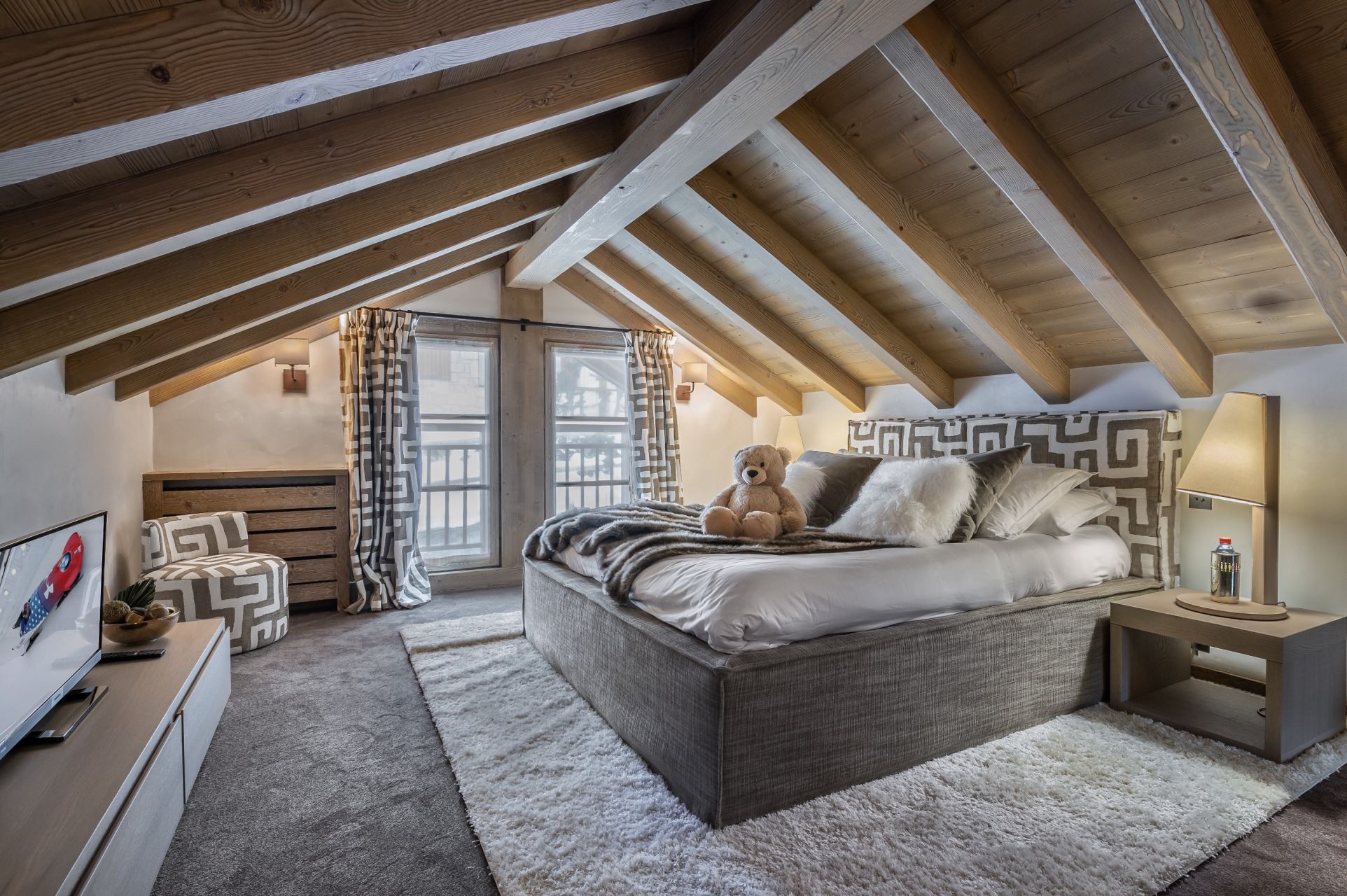 chalet de luxe 10 Pièces en location saisonnière sur MERIBEL LES ALLUES (73550)