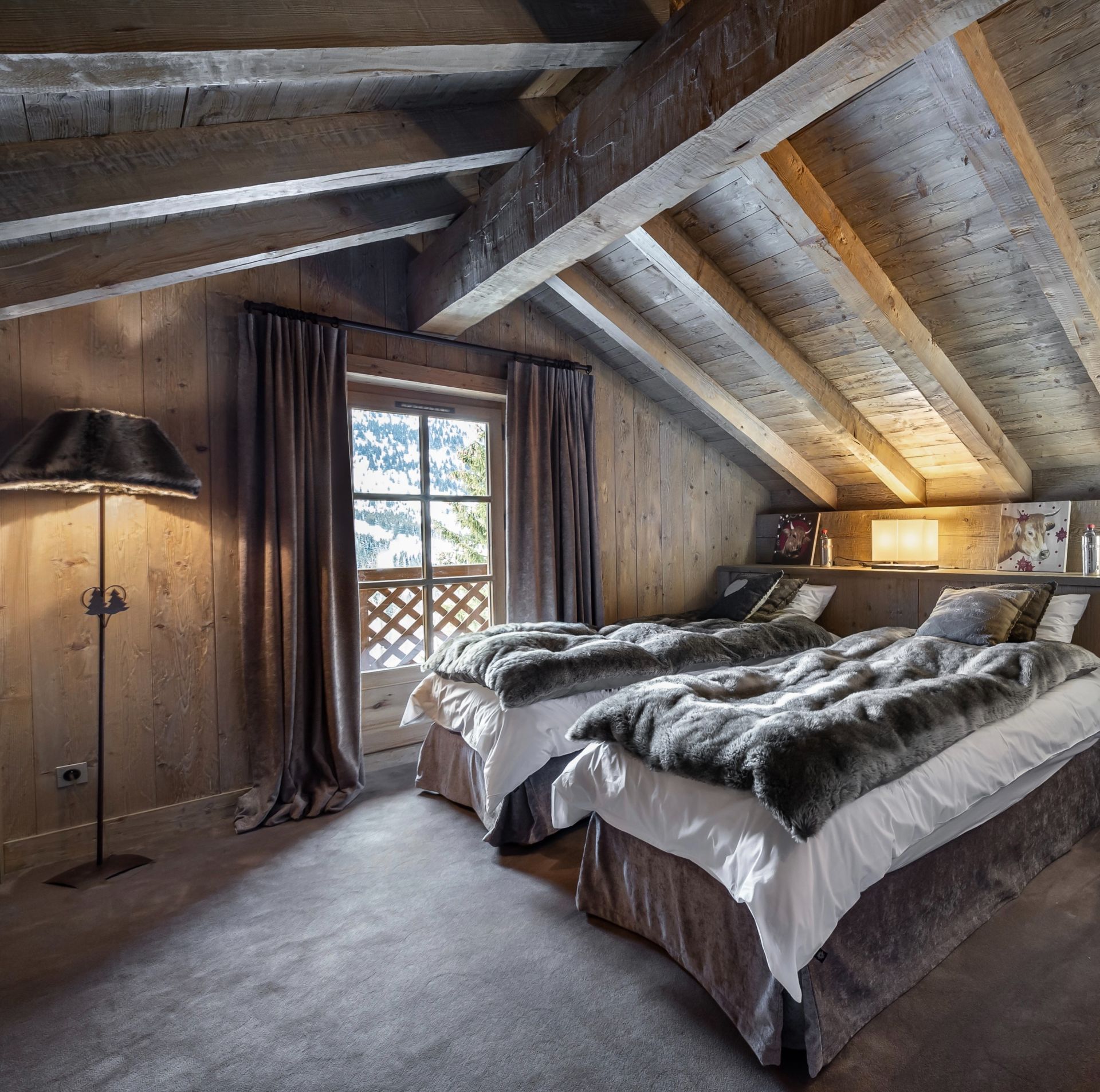 chalet de luxe 10 Pièces en location saisonnière sur MERIBEL LES ALLUES (73550)