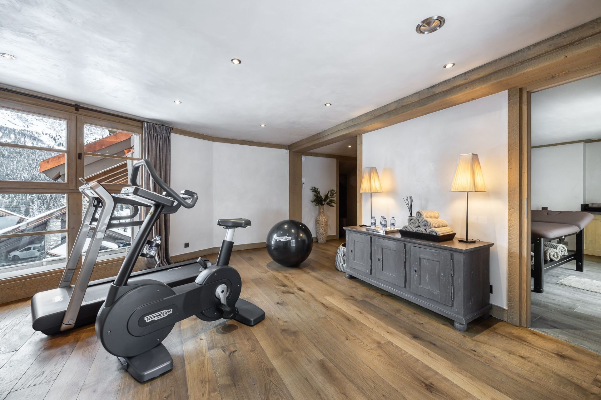 chalet de luxe 10 Pièces en location saisonnière sur MERIBEL LES ALLUES (73550)