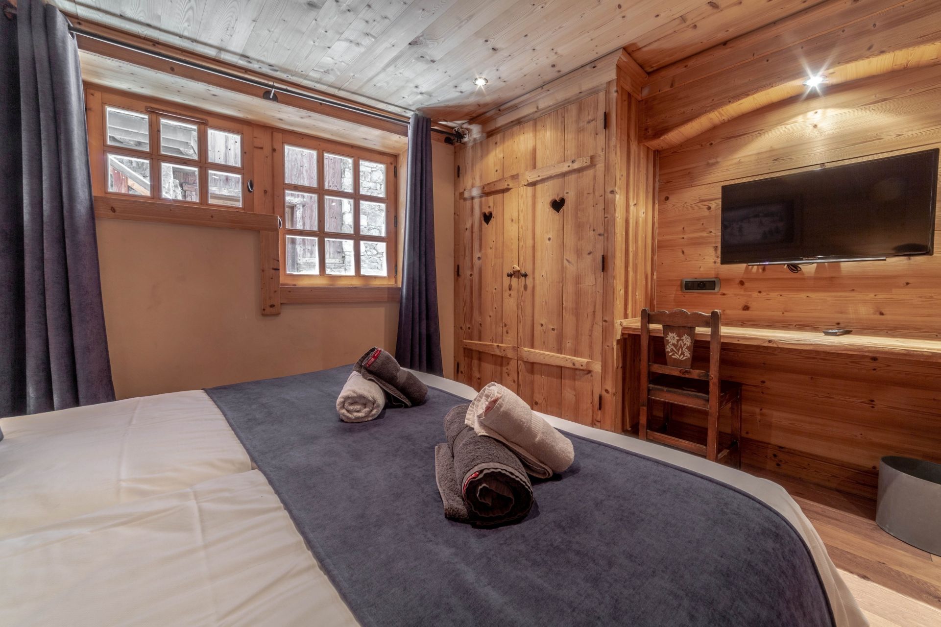 chalet de luxe 7 Pièces en location saisonnière sur MERIBEL LES ALLUES (73550)