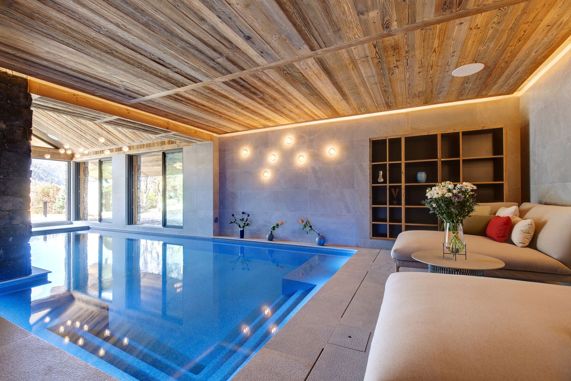 chalet de luxe 8 Pièces en location saisonnière sur MERIBEL LES ALLUES (73550)