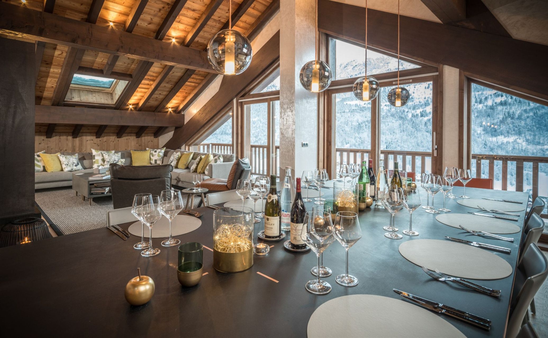 chalet de luxe 10 pièces en location saisonnière sur MERIBEL LES ALLUES (73550) Location Chalet de luxe Meribel Les Allues (73550) 300 m²