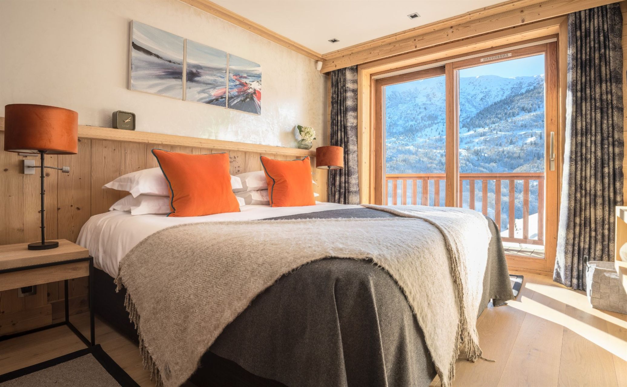 luxury chalet 10 Rooms for seasonal rent on MERIBEL LES ALLUES (73550)