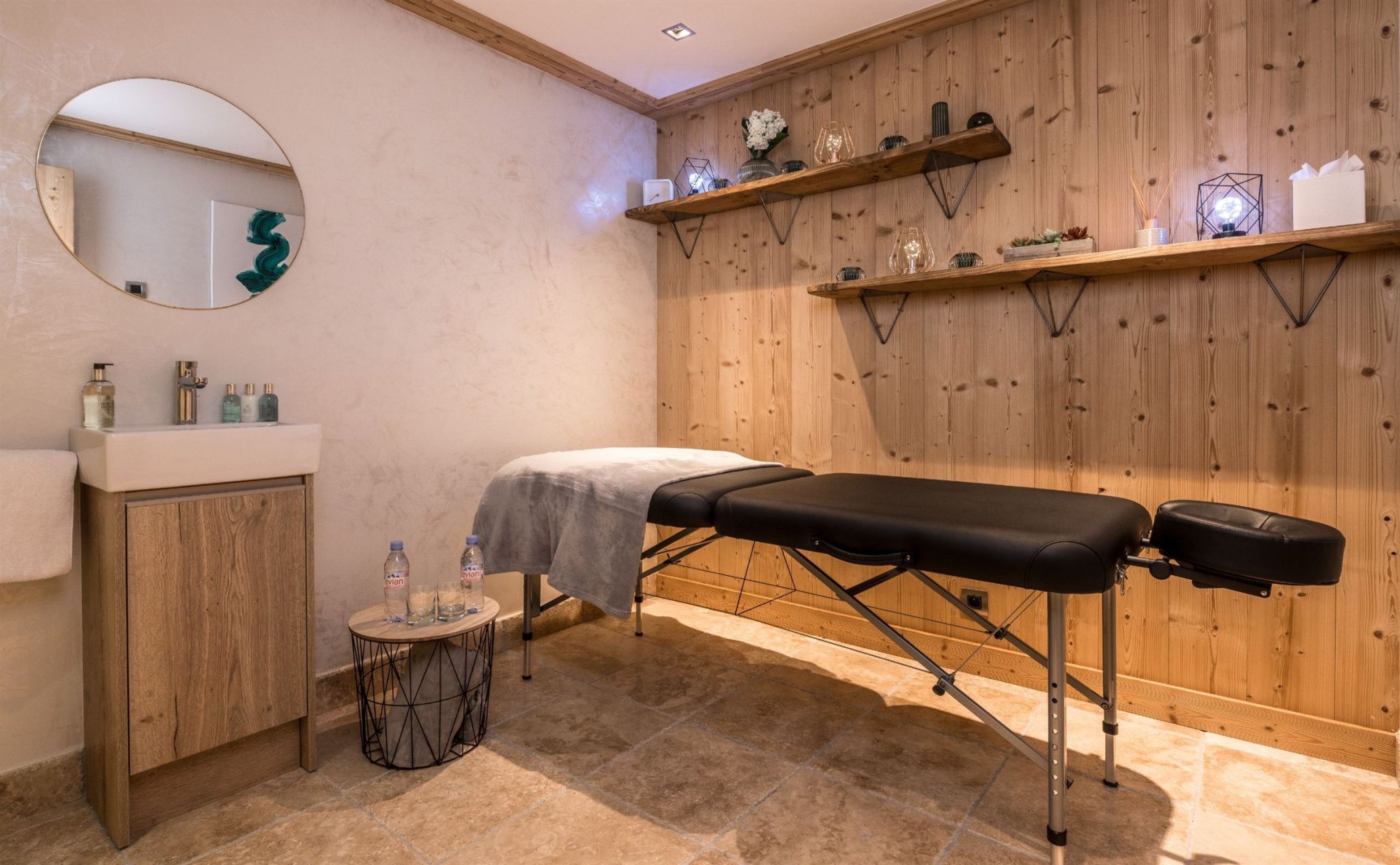 luxury chalet 10 Rooms for seasonal rent on MERIBEL LES ALLUES (73550)