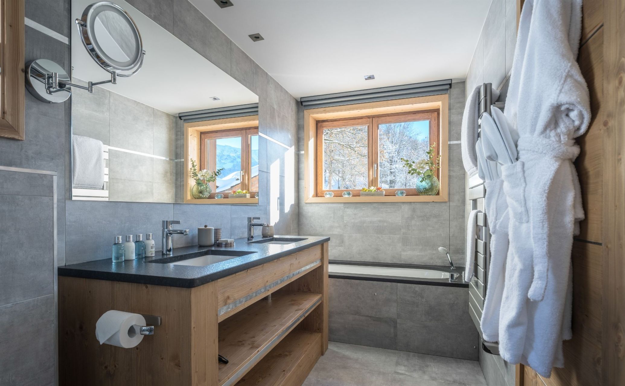 luxury chalet 10 Rooms for seasonal rent on MERIBEL LES ALLUES (73550)