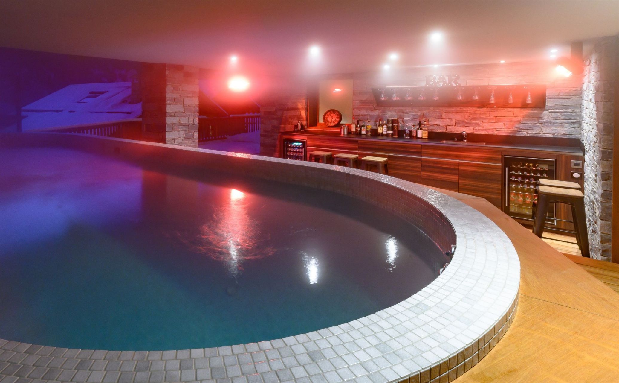 luxury chalet 10 Rooms for seasonal rent on MERIBEL LES ALLUES (73550)
