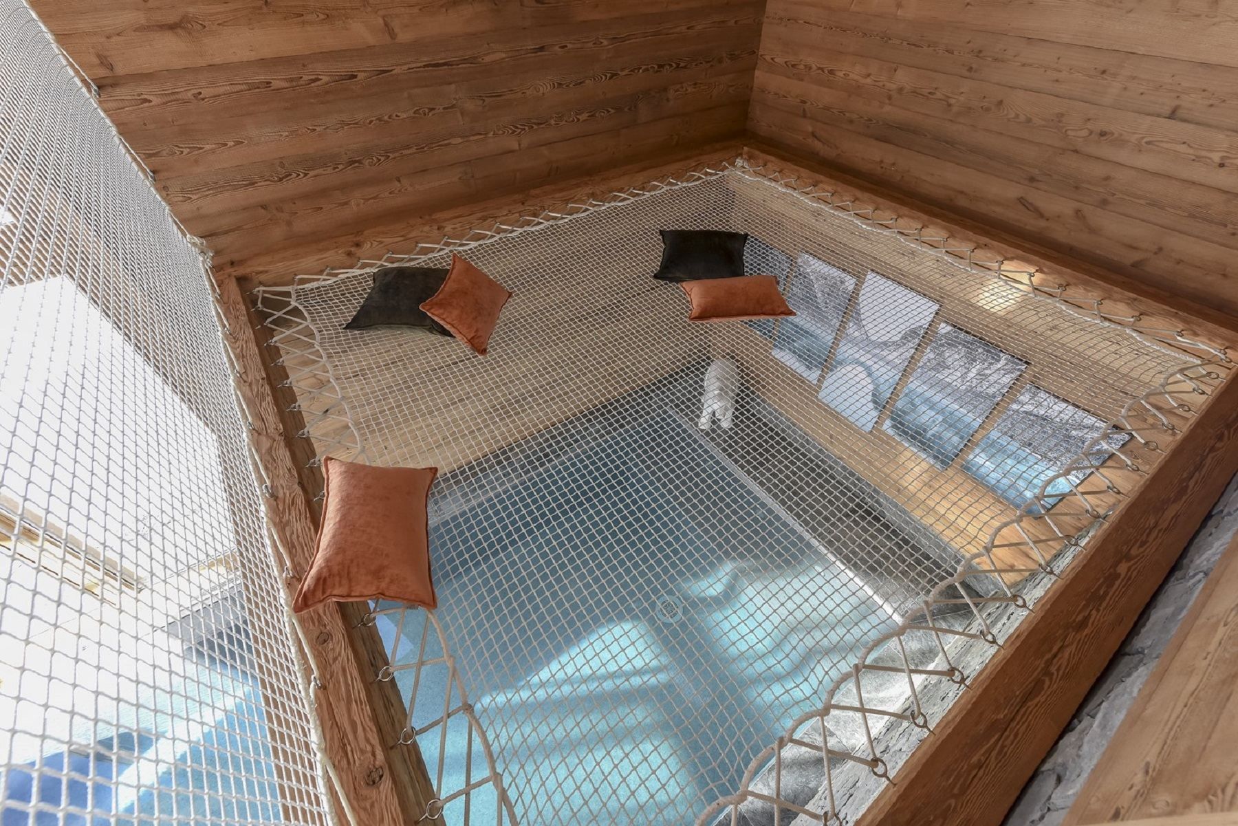 chalet de luxe 10 Pièces en location saisonnière sur MERIBEL LES ALLUES (73550)