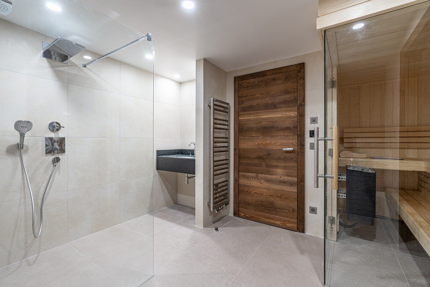 luxury chalet 8 Rooms for seasonal rent on MERIBEL LES ALLUES (73550)