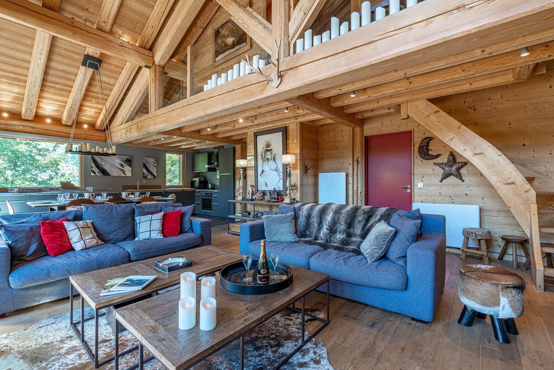 duplex de luxe 5 pièces en location saisonnière sur MERIBEL LES ALLUES (73550) Location Duplex de luxe Meribel Les Allues (73550) 120 m²