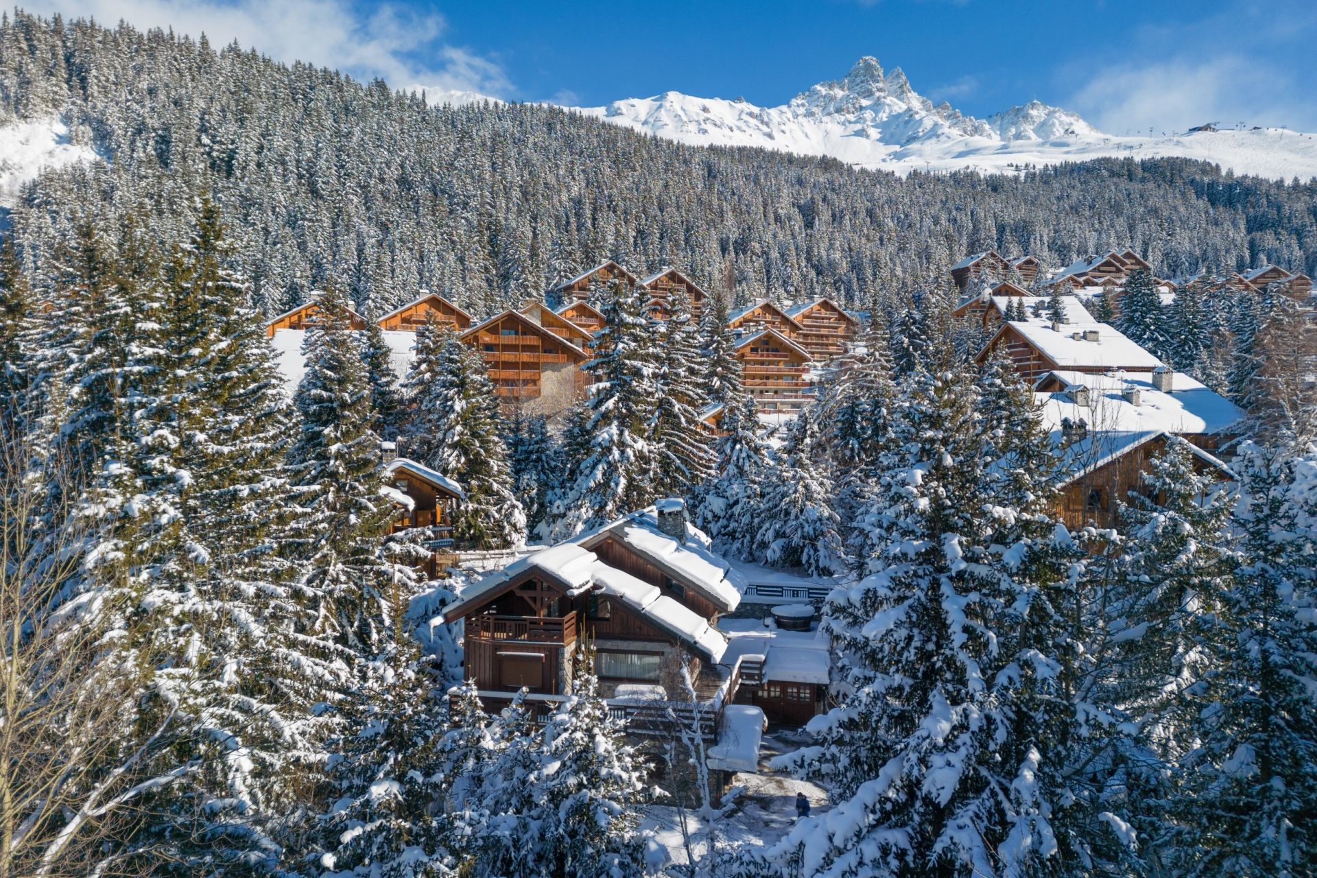 luxury chalet 7 rooms for seasonal rent on MERIBEL LES ALLUES (73550) Rental Luxury chalet Meribel Les Allues (73550) 220 m²