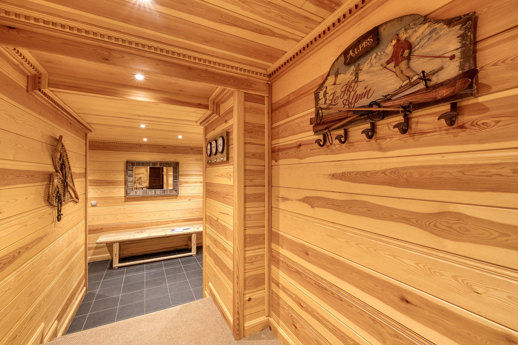 luxury chalet 7 Rooms for seasonal rent on MERIBEL LES ALLUES (73550)