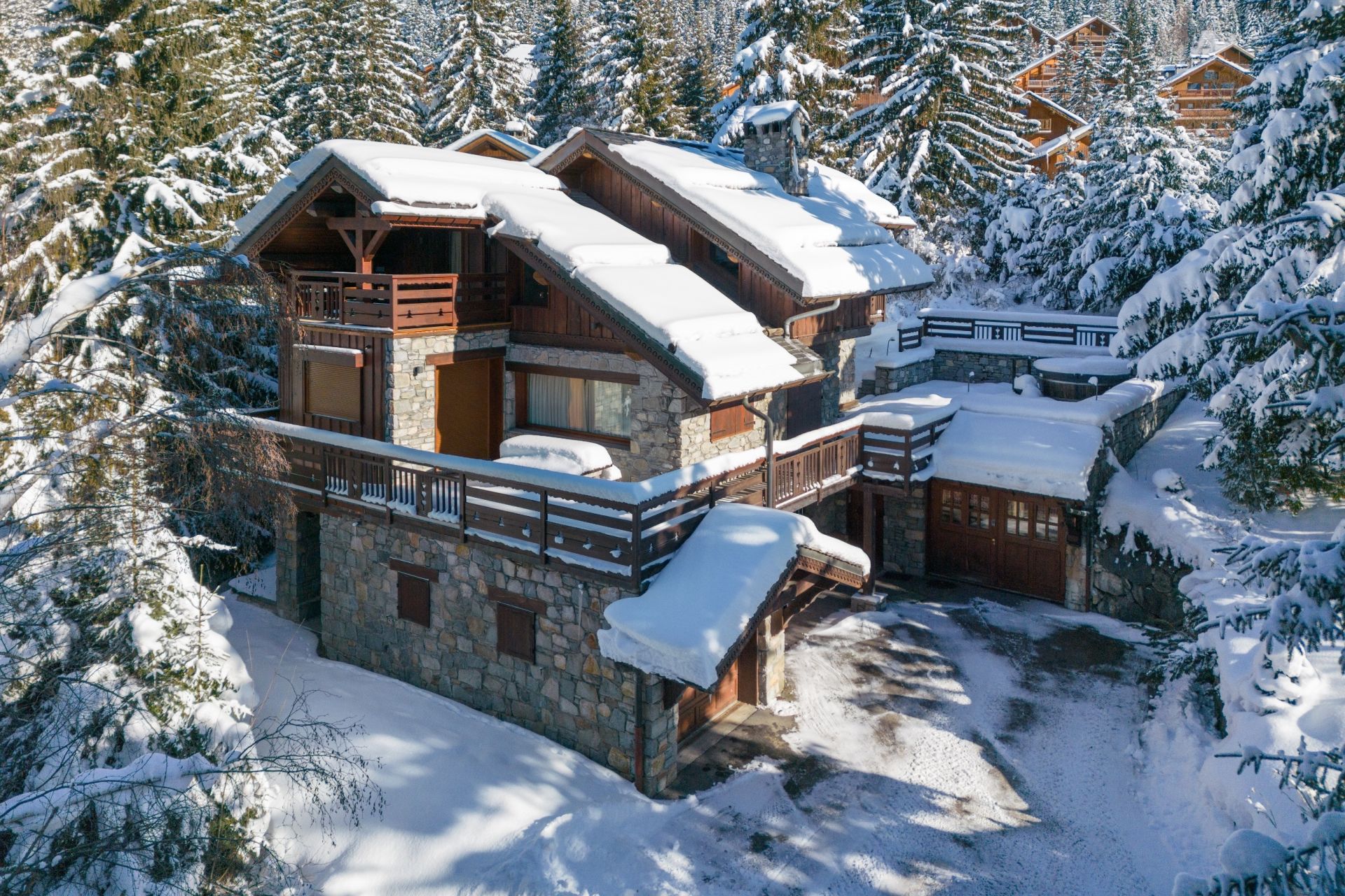 luxury chalet 7 Rooms for seasonal rent on MERIBEL LES ALLUES (73550)
