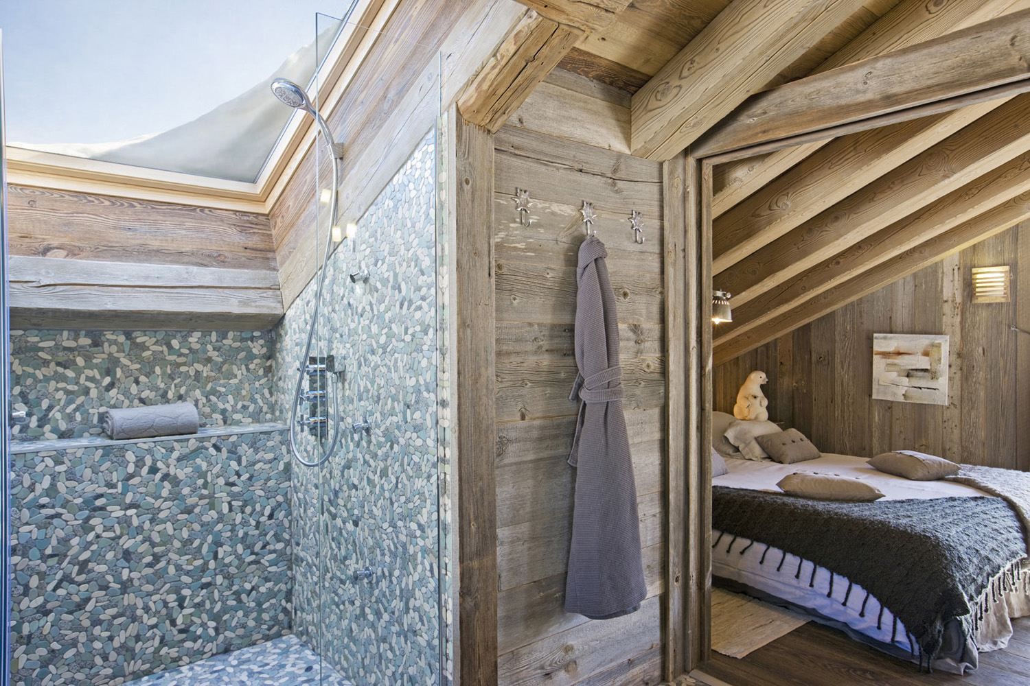 luxury chalet 6 Rooms for seasonal rent on MERIBEL LES ALLUES (73550)