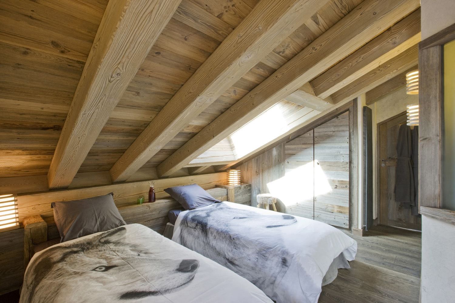 chalet de luxe 6 Pièces en location saisonnière sur MERIBEL LES ALLUES (73550)