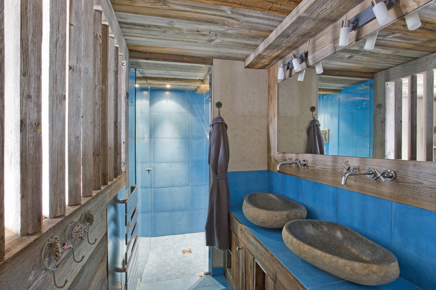 chalet de luxe 6 Pièces en location saisonnière sur MERIBEL LES ALLUES (73550)