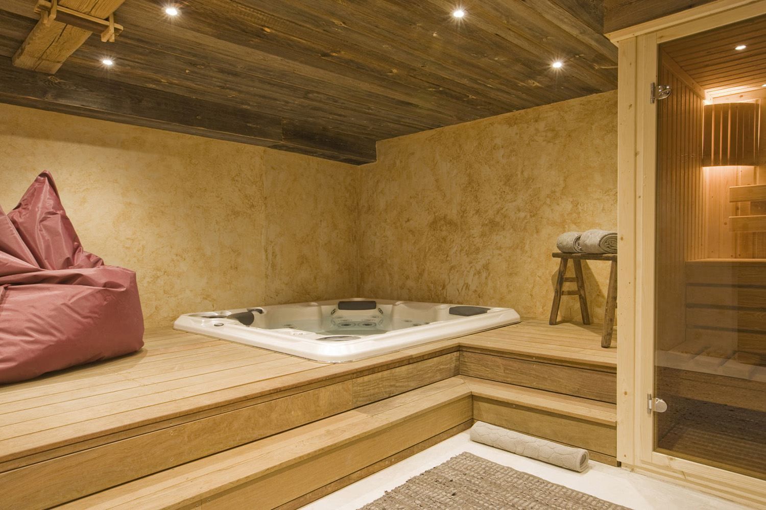 chalet de luxe 6 Pièces en location saisonnière sur MERIBEL LES ALLUES (73550)