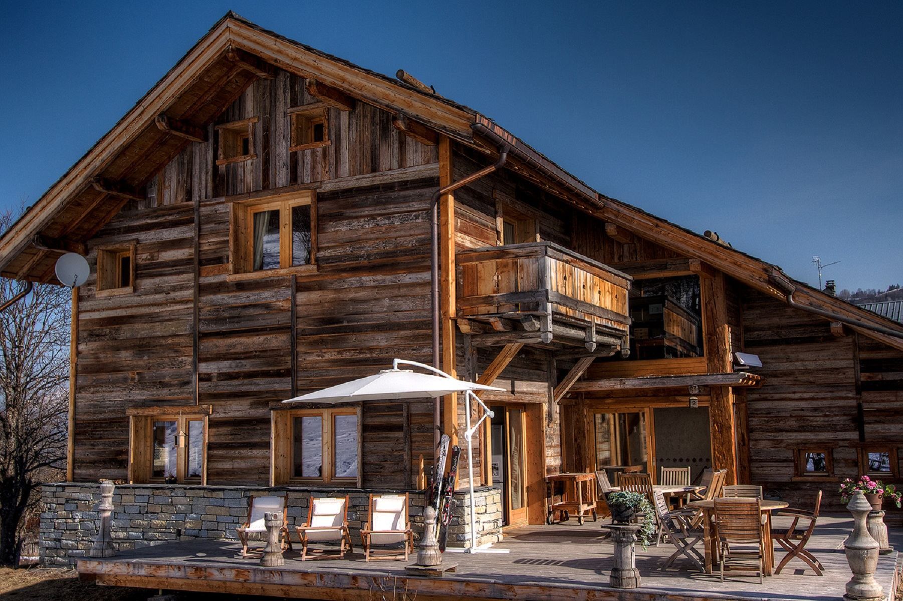 luxury chalet 7 Rooms for seasonal rent on MERIBEL LES ALLUES (73550)