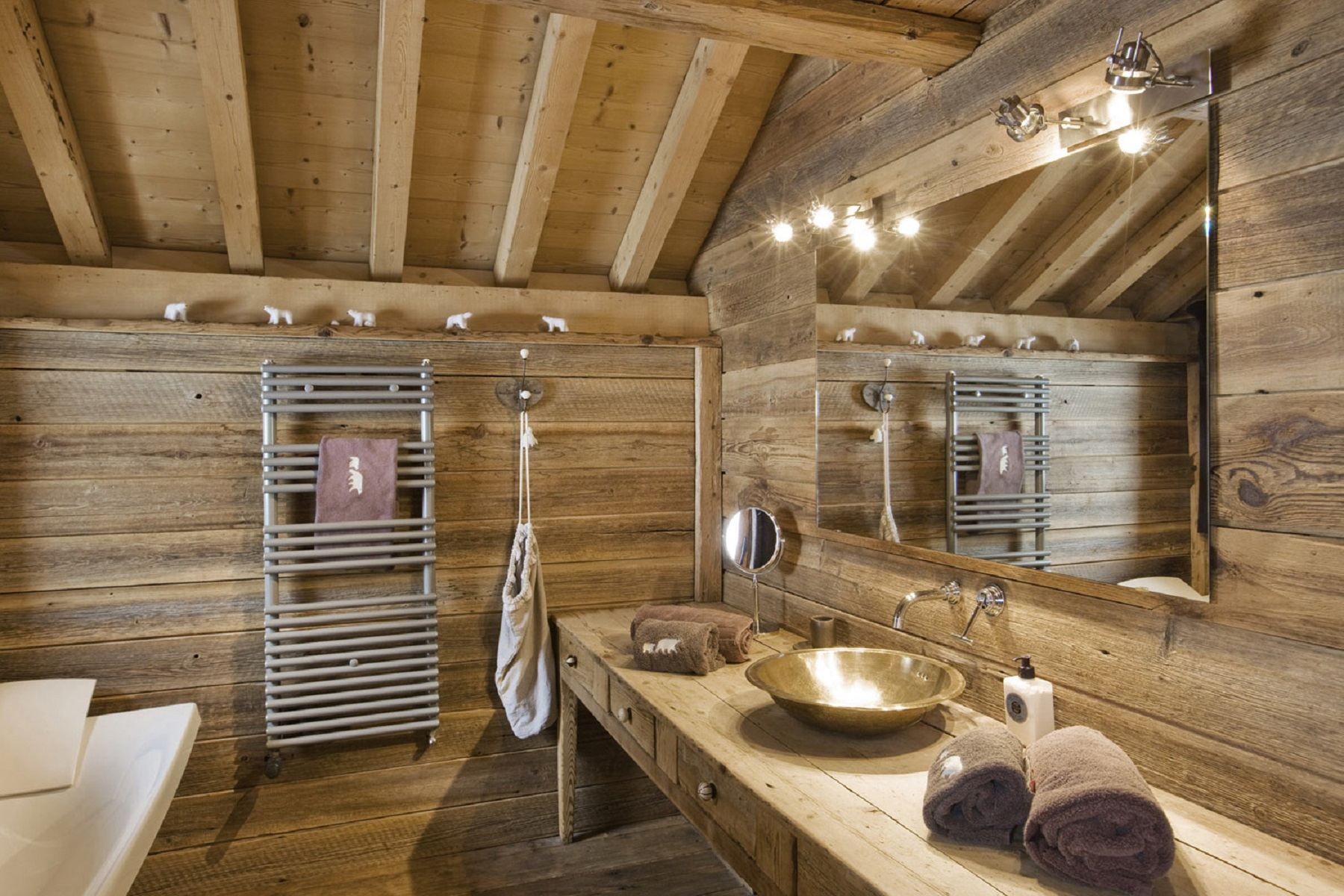 luxury chalet 7 Rooms for seasonal rent on MERIBEL LES ALLUES (73550)