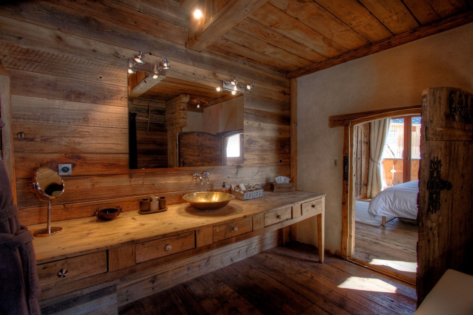 luxury chalet 7 Rooms for seasonal rent on MERIBEL LES ALLUES (73550)