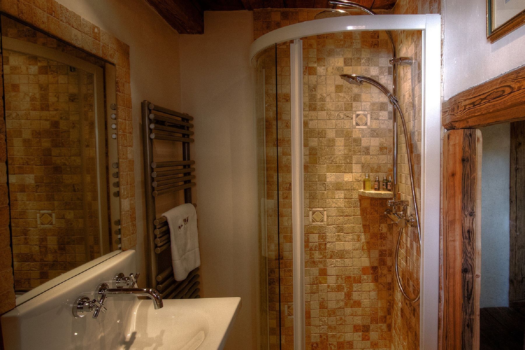 luxury chalet 7 Rooms for seasonal rent on MERIBEL LES ALLUES (73550)