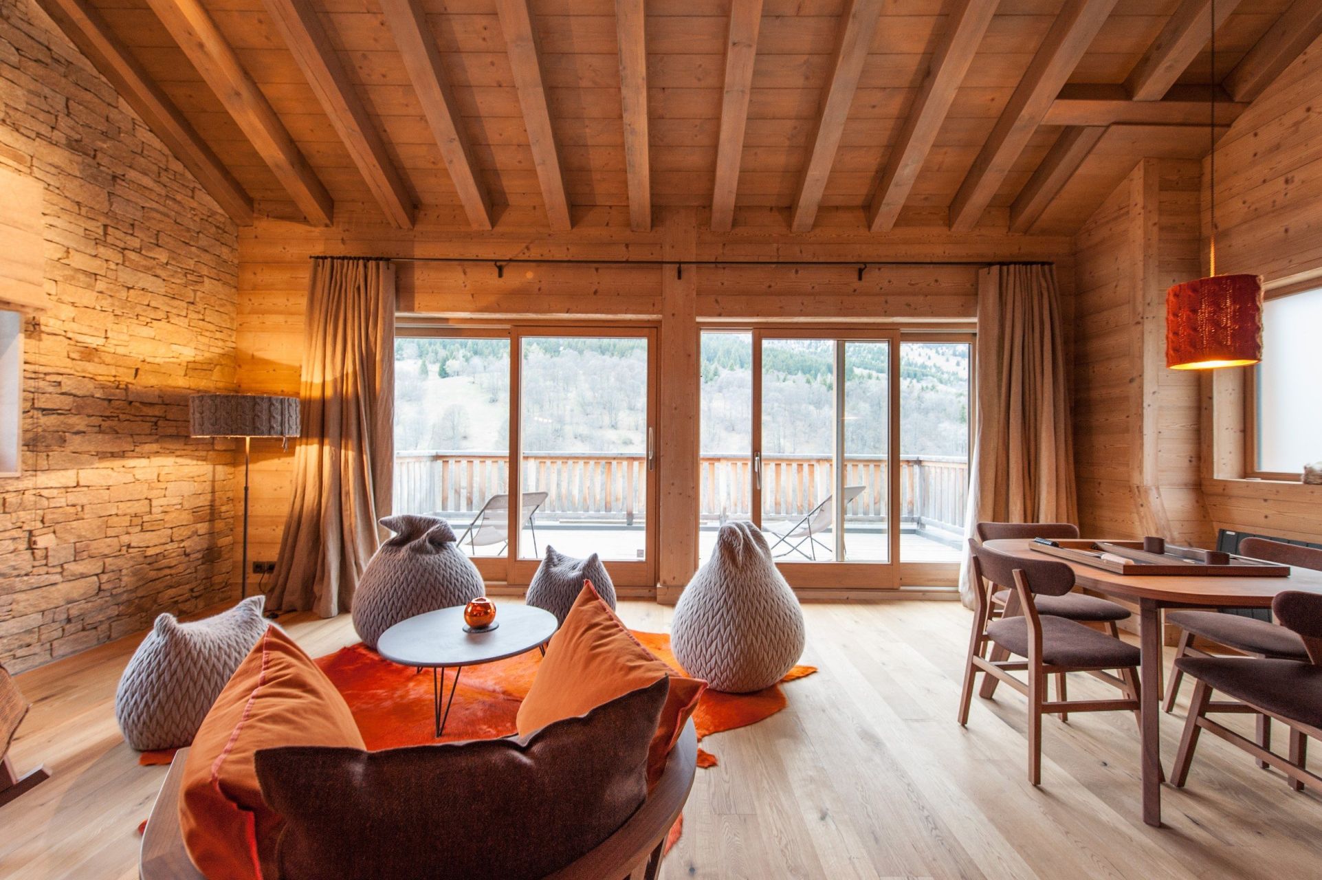 luxury chalet 7 Rooms for seasonal rent on MERIBEL LES ALLUES (73550)