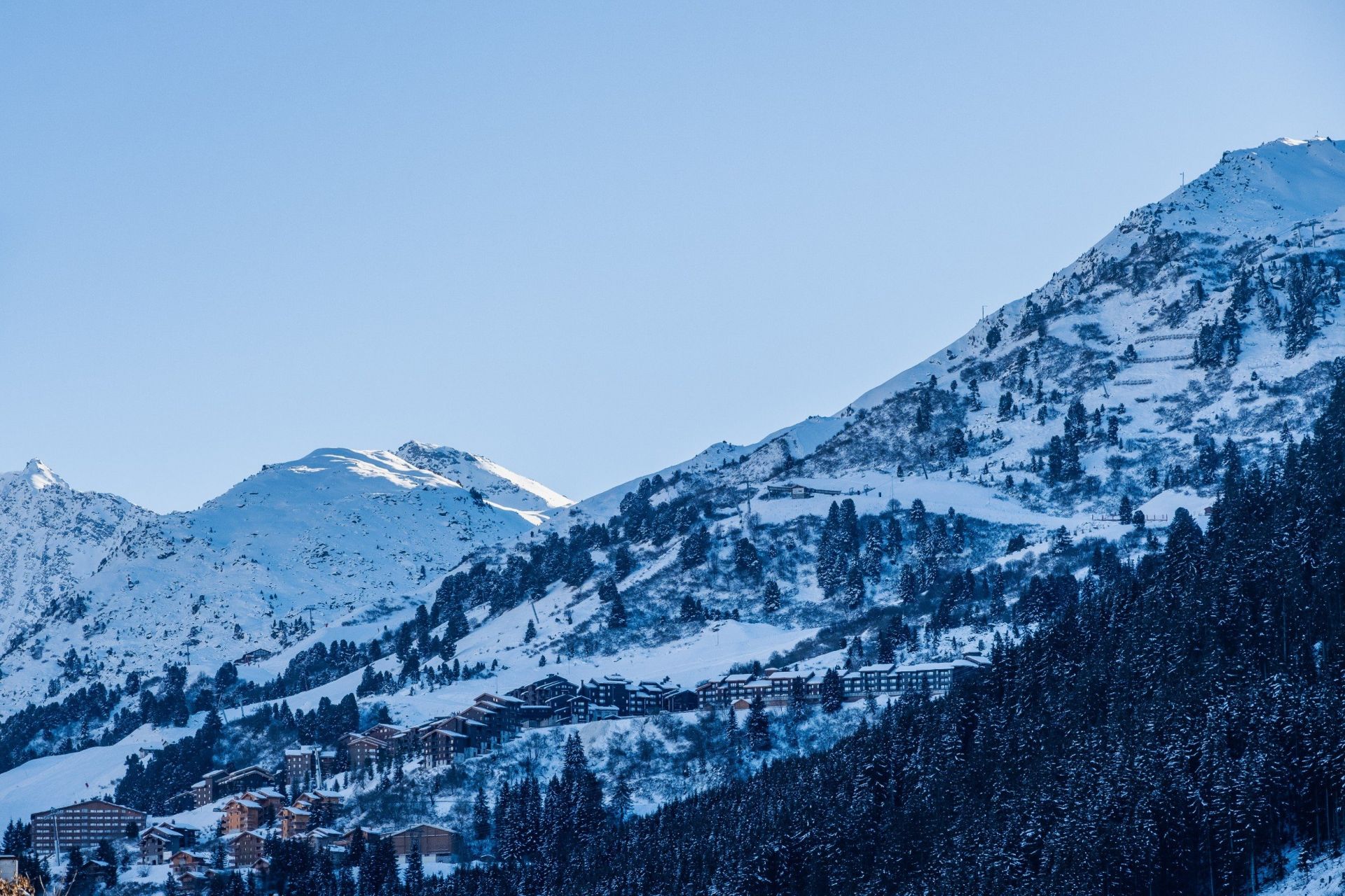 luxury chalet 7 Rooms for seasonal rent on MERIBEL LES ALLUES (73550)