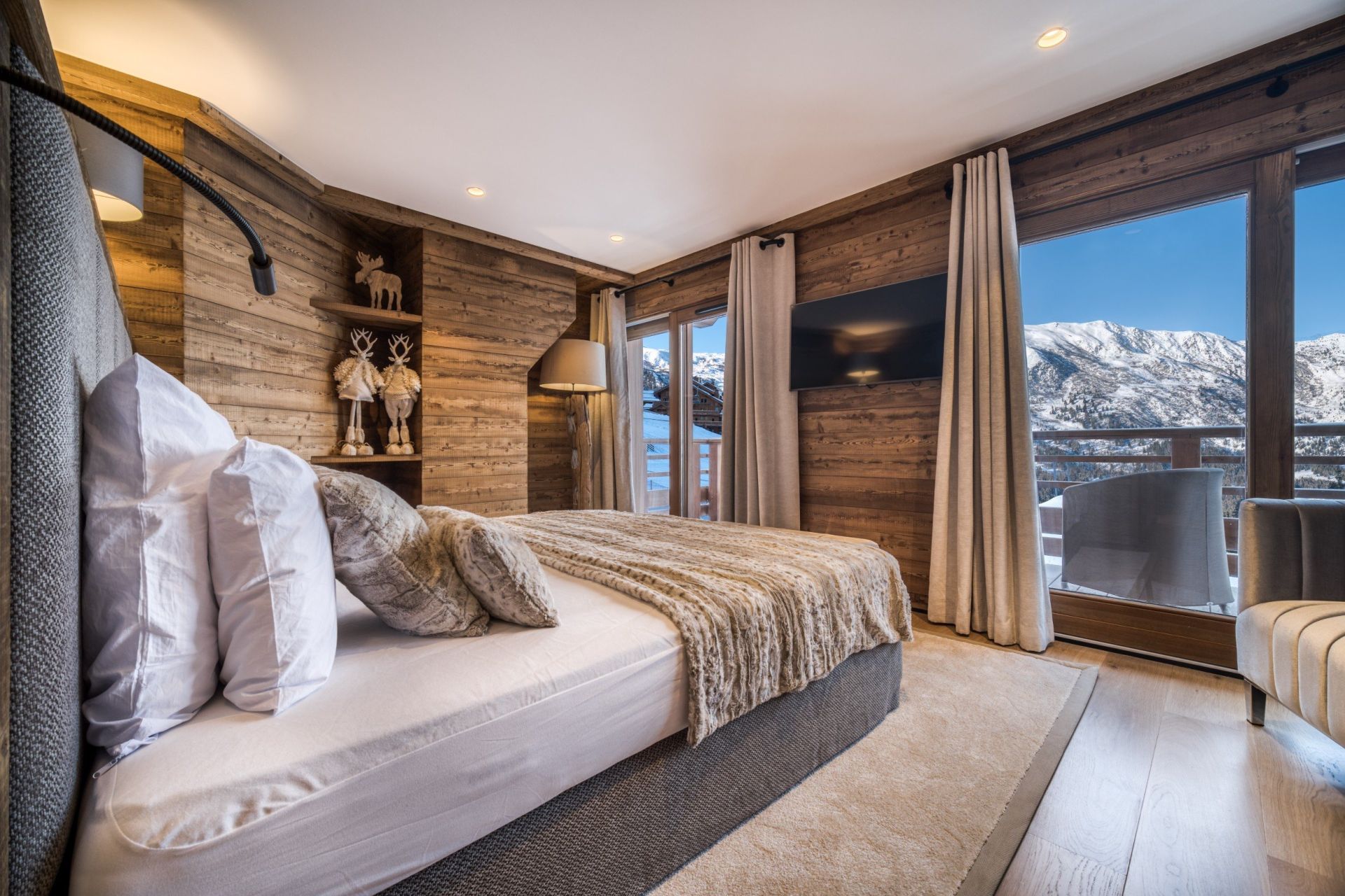 luxury chalet 9 Rooms for seasonal rent on MERIBEL LES ALLUES (73550)