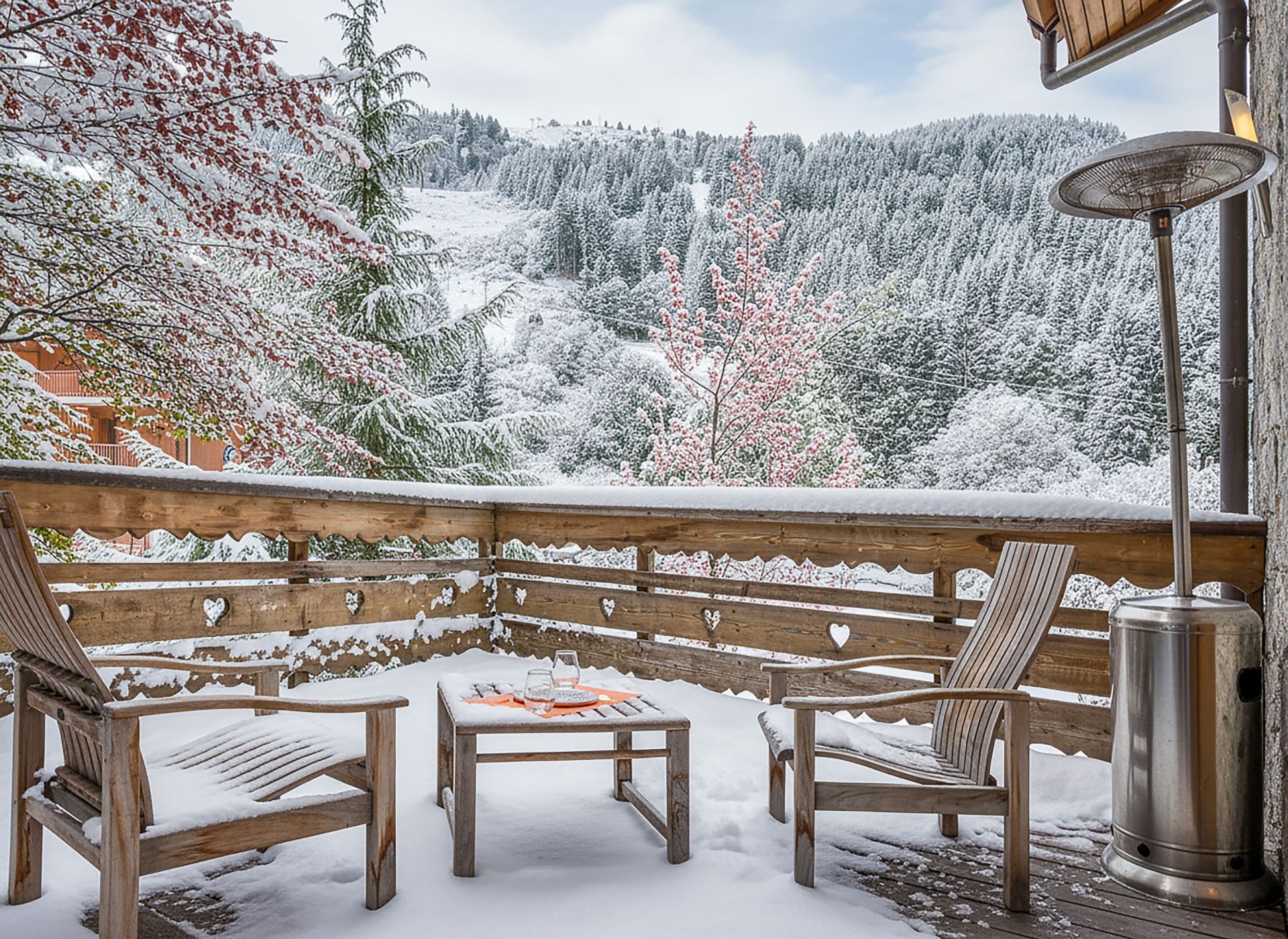 luxury chalet 8 Rooms for seasonal rent on MERIBEL LES ALLUES (73550)