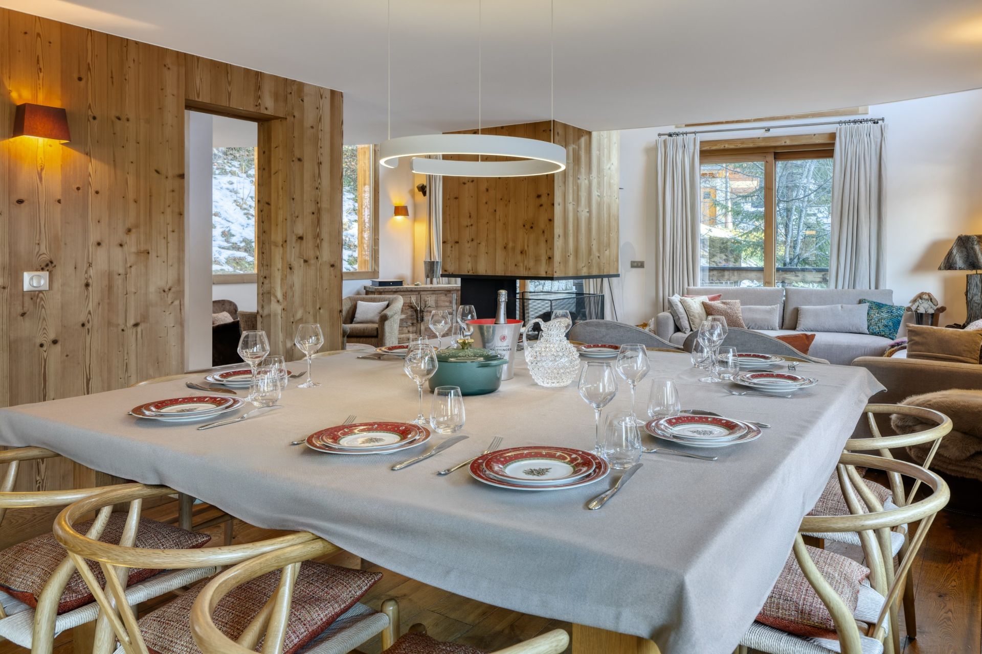 luxury chalet 8 Rooms for seasonal rent on MERIBEL LES ALLUES (73550)