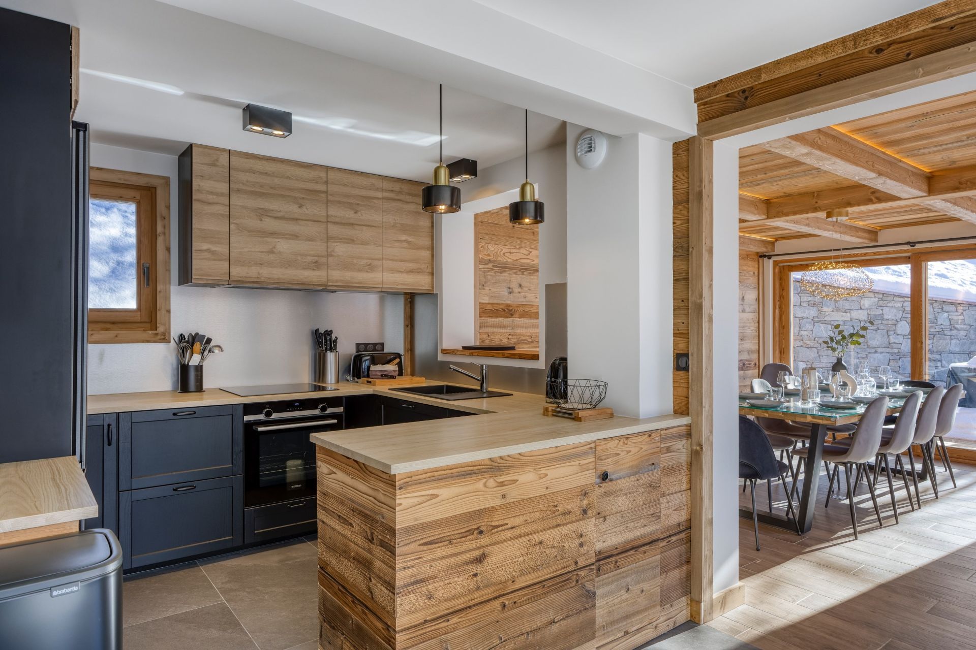 chalet de luxe 9 Pièces en location saisonnière sur MERIBEL LES ALLUES (73550)