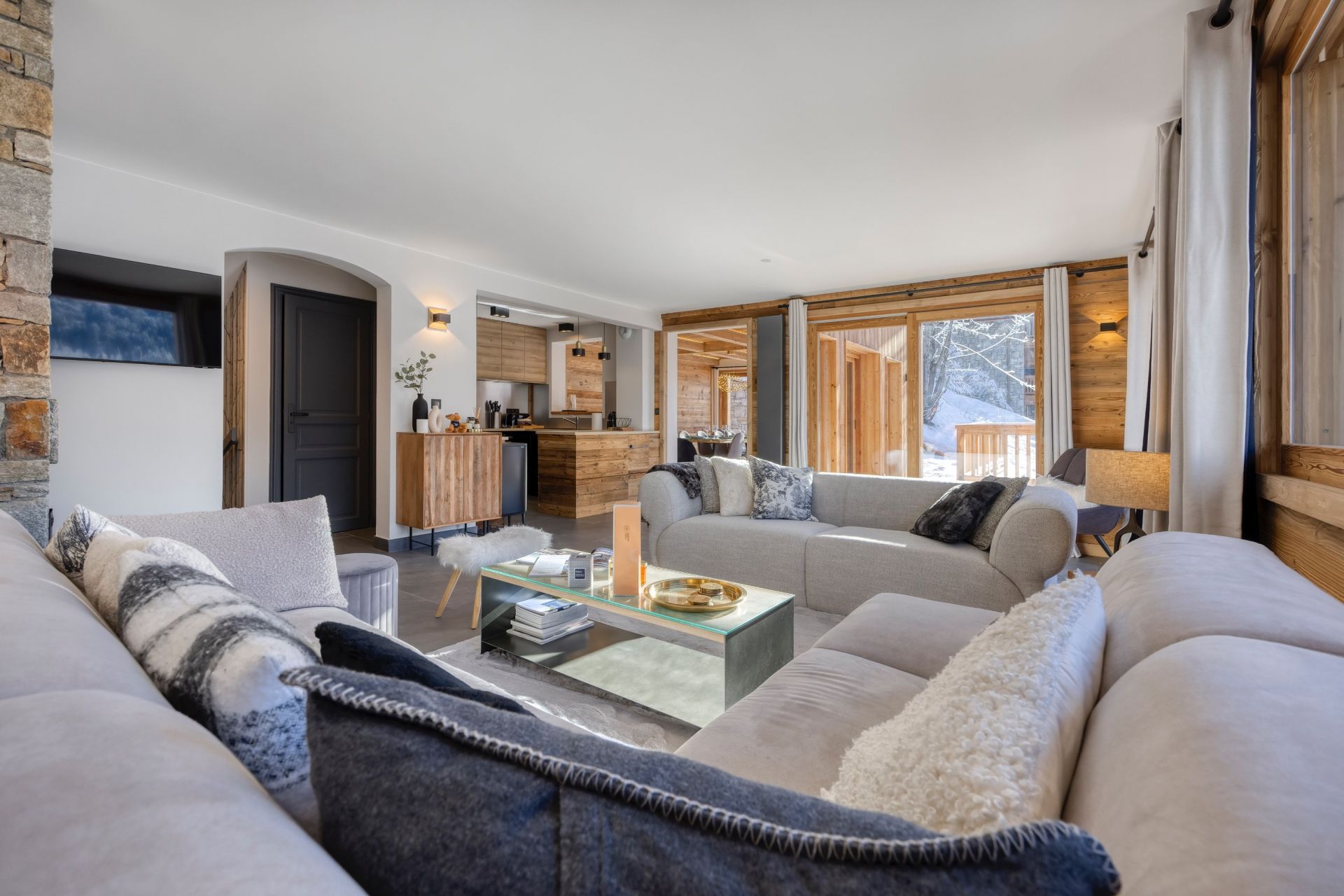 chalet de luxe 9 Pièces en location saisonnière sur MERIBEL LES ALLUES (73550)