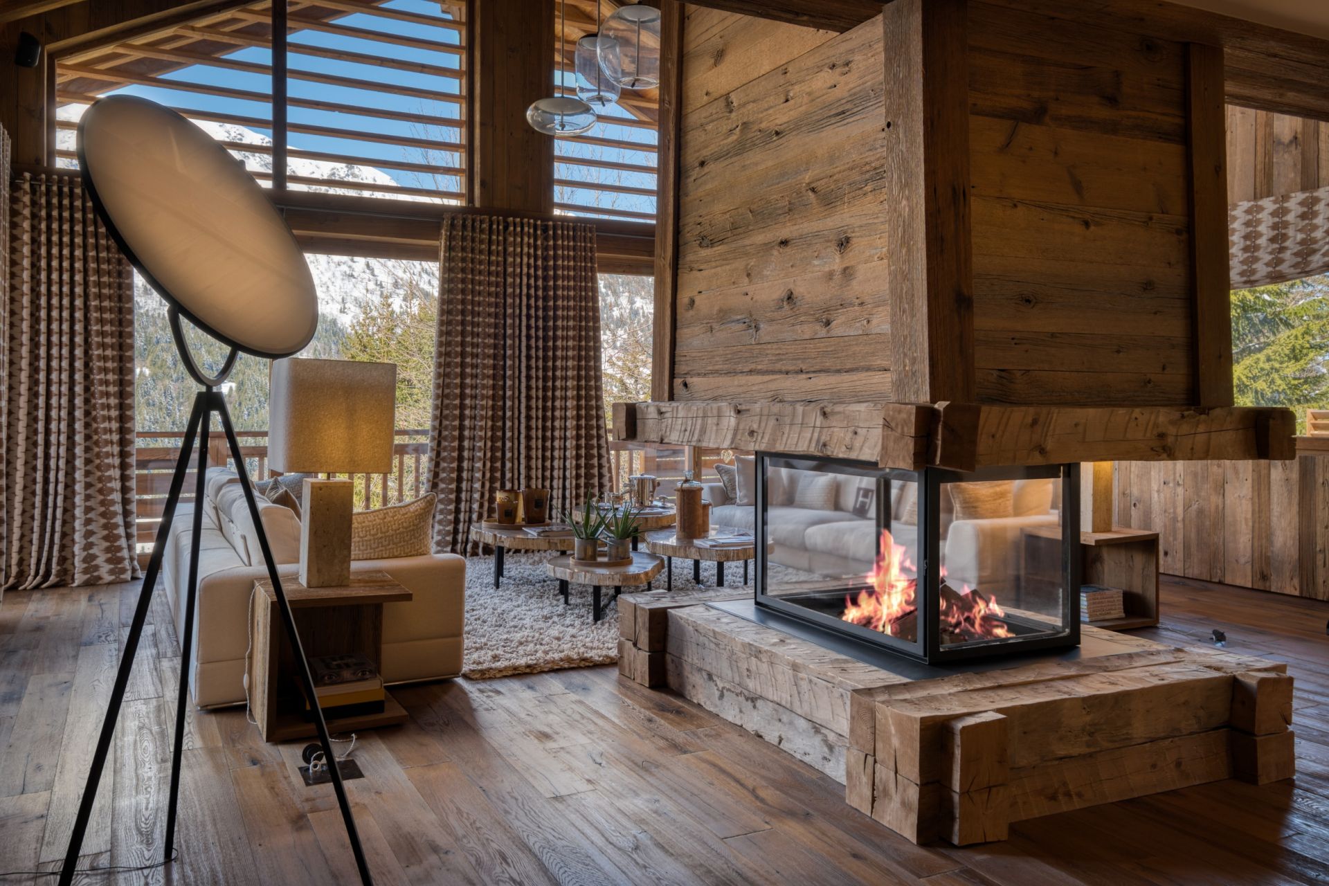 chalet de luxe 11 Pièces en location saisonnière sur MERIBEL LES ALLUES (73550)