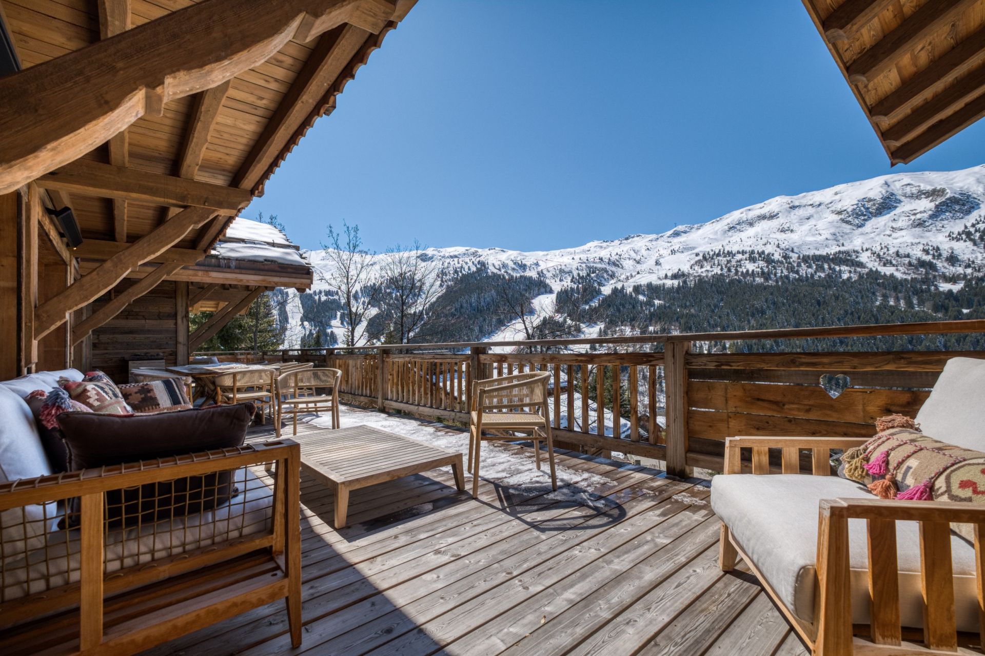chalet de luxe 11 Pièces en location saisonnière sur MERIBEL LES ALLUES (73550)
