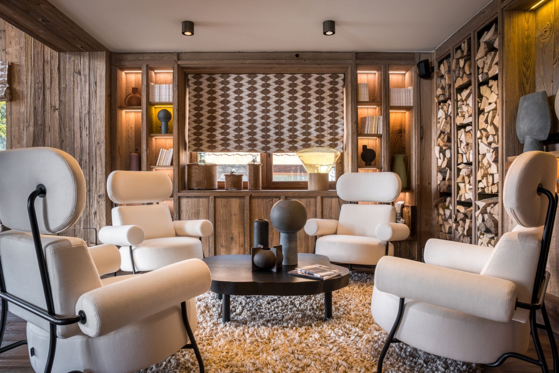 luxury chalet 11 Rooms for seasonal rent on MERIBEL LES ALLUES (73550)